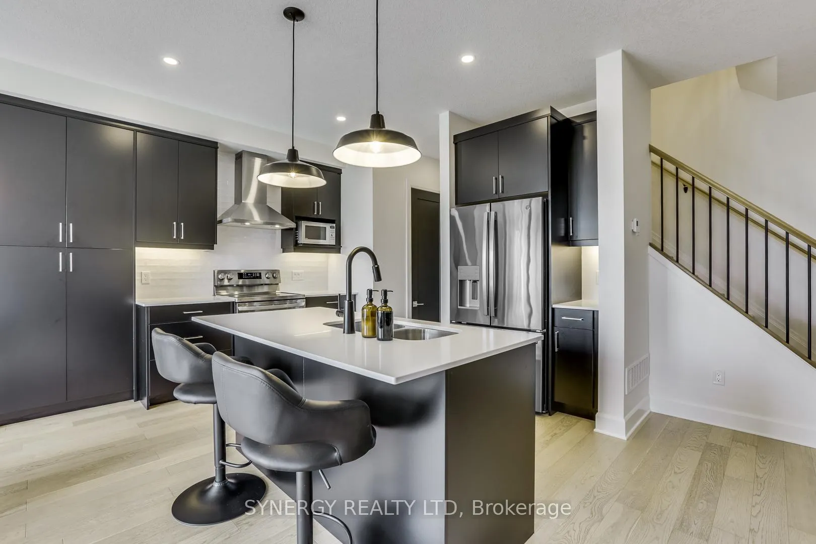 Photo 18 of 943 Upperpoint Avenue, London, South B — HOMEH