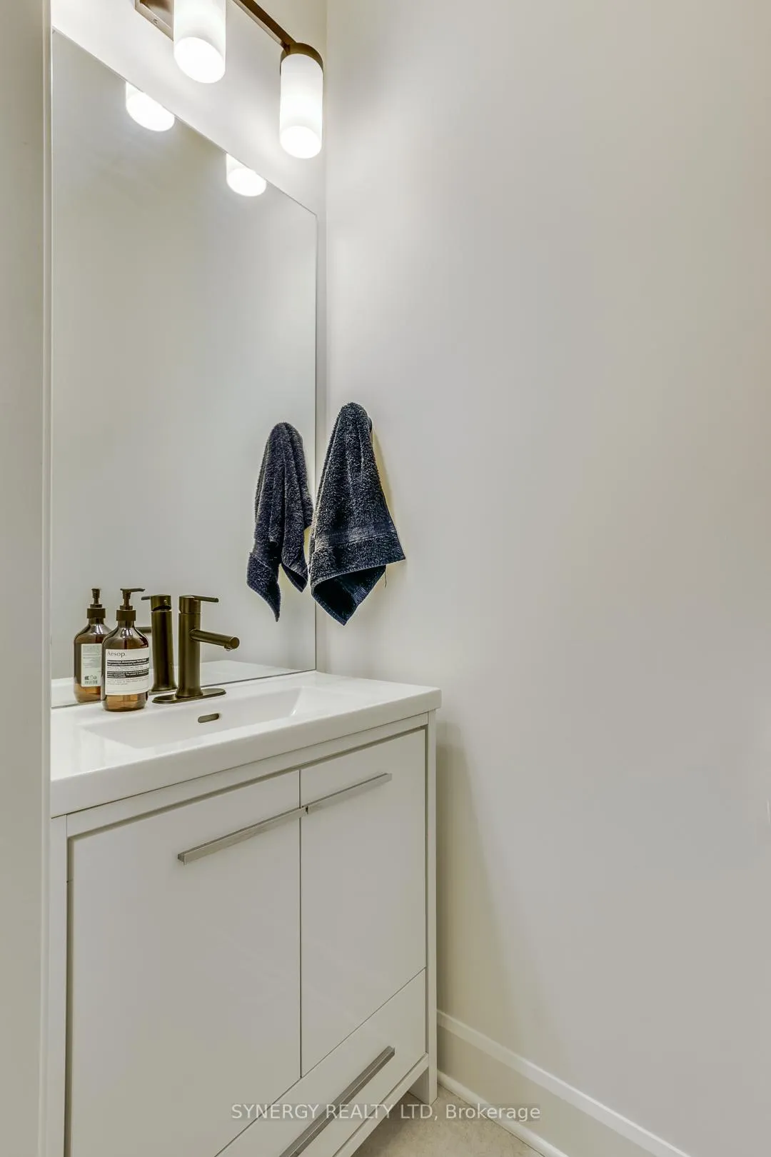 Photo 21 of 943 Upperpoint Avenue, London, South B — HOMEH