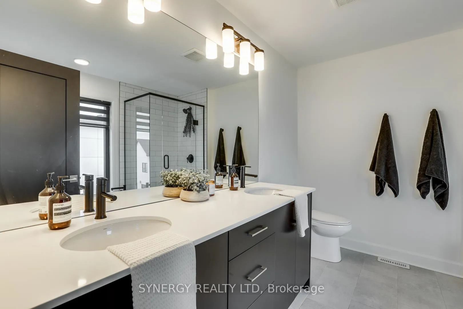 Photo 29 of 943 Upperpoint Avenue, London, South B — HOMEH