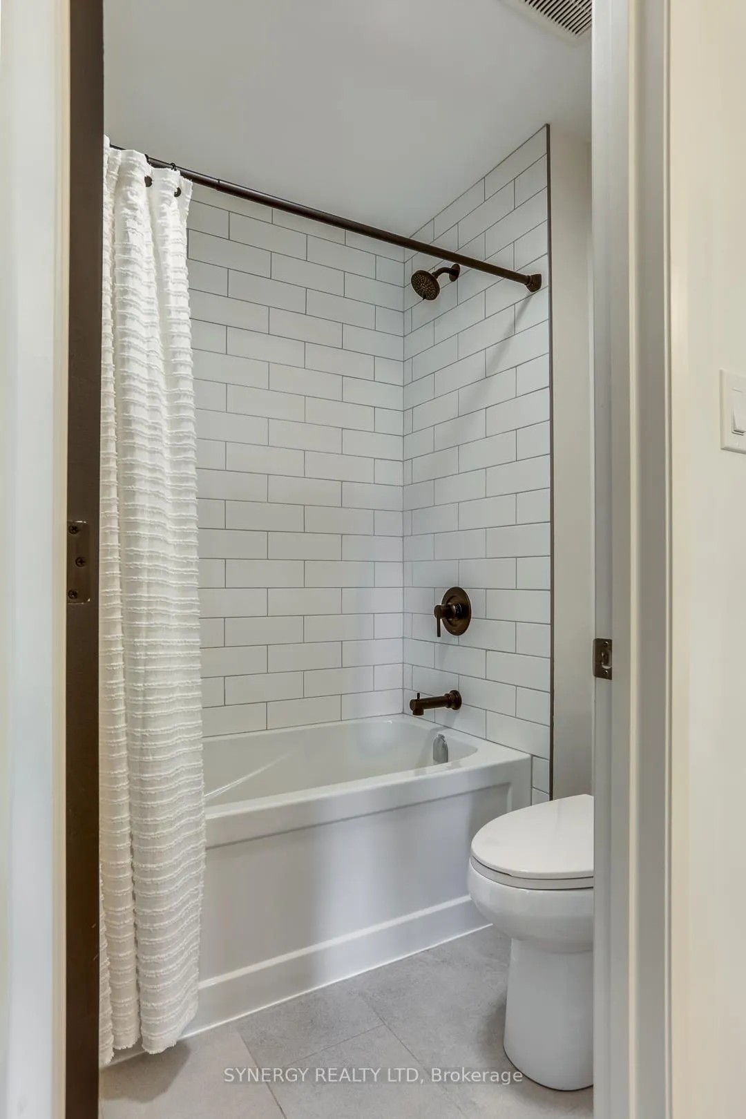 Photo 35 of 943 Upperpoint Avenue, London, South B — HOMEH