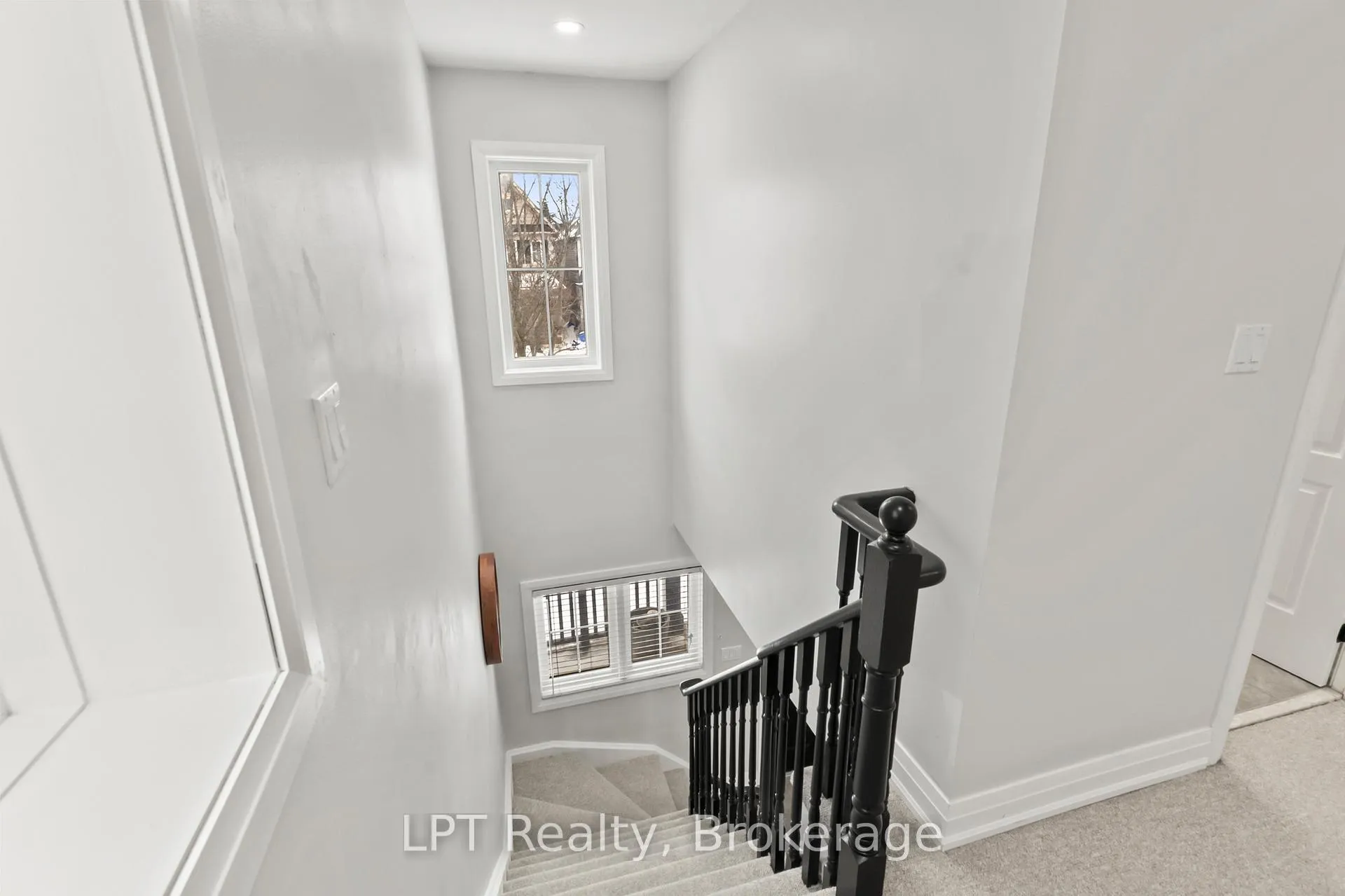 Photo 19 of 52 Norland Circle, Oshawa, Windfields — HOMEH