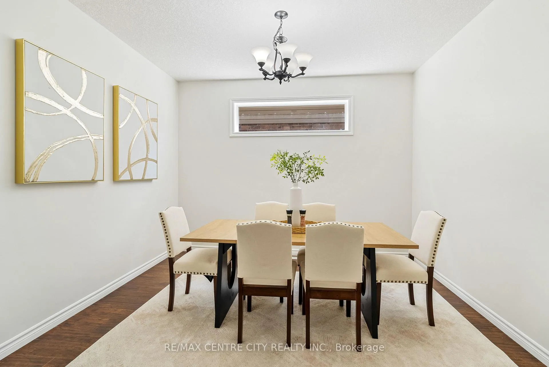 Photo 14 of 1420 Howlett Circle, London, North S — HOMEH