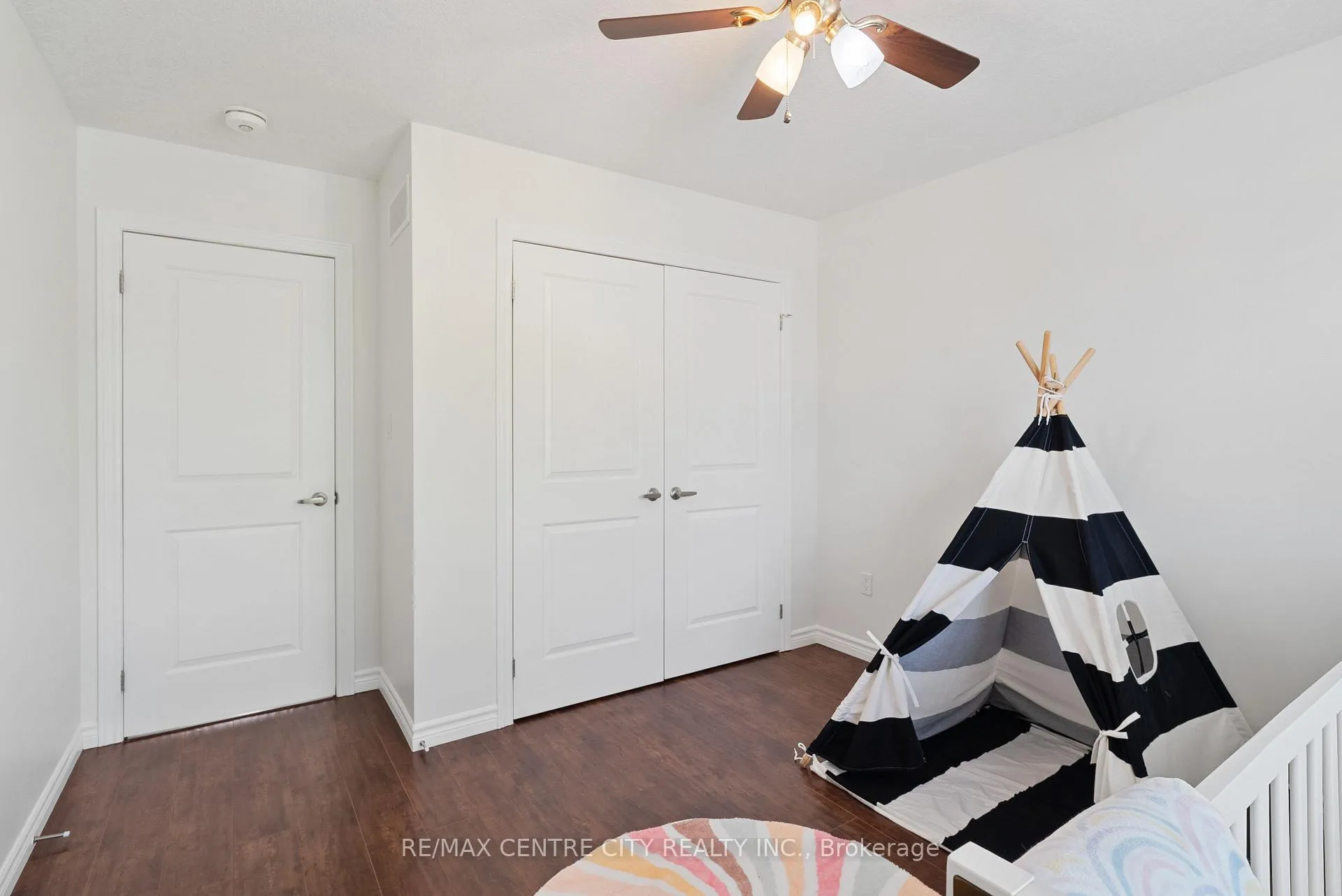 Photo 32 of 1420 Howlett Circle, London, North S — HOMEH