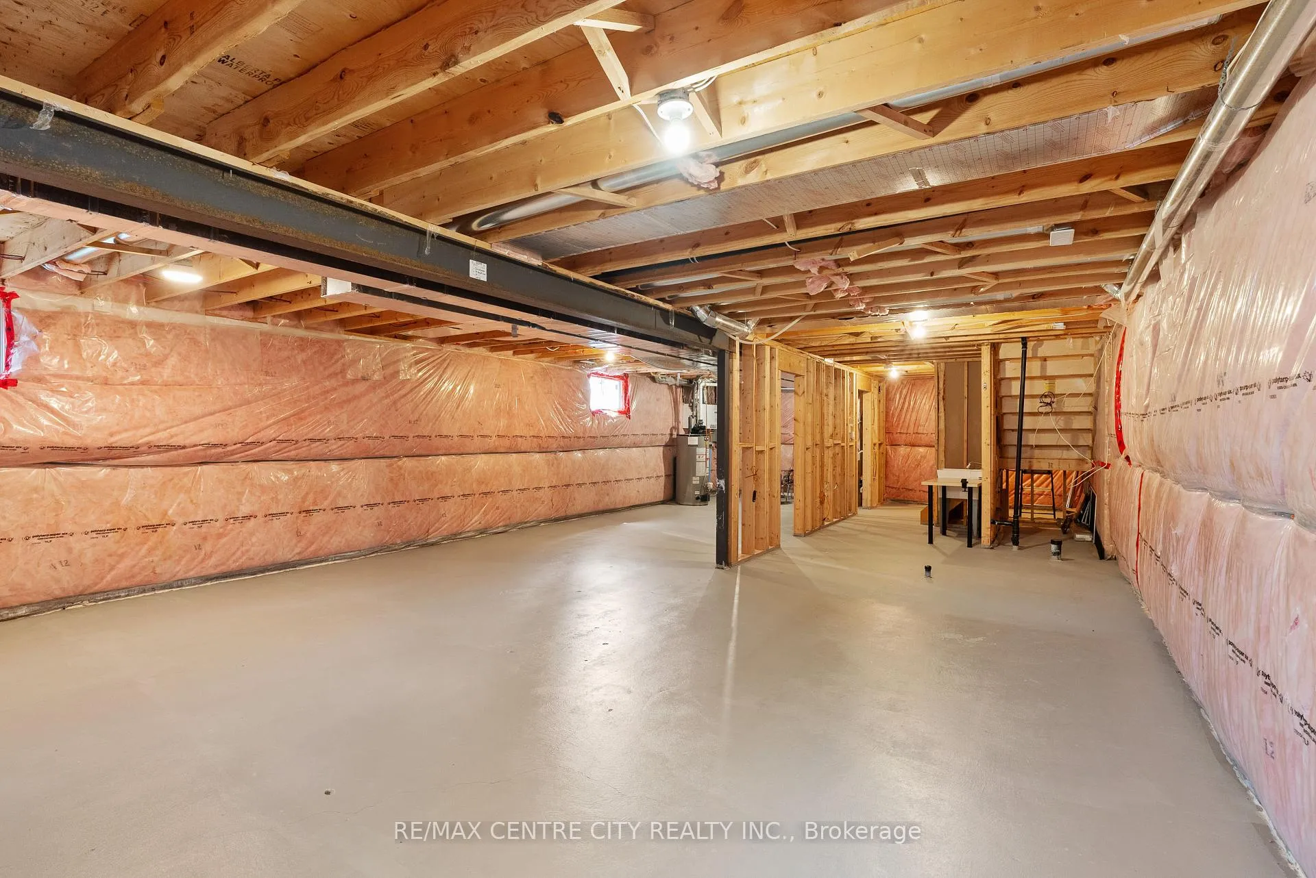 Photo 33 of 1420 Howlett Circle, London, North S — HOMEH