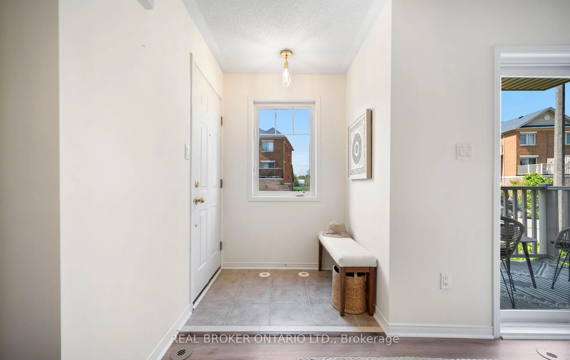 Photo 5 of Unit 50, 5050 Intrepid Drive, Mississauga, Churchill Meadows — HOMEH
