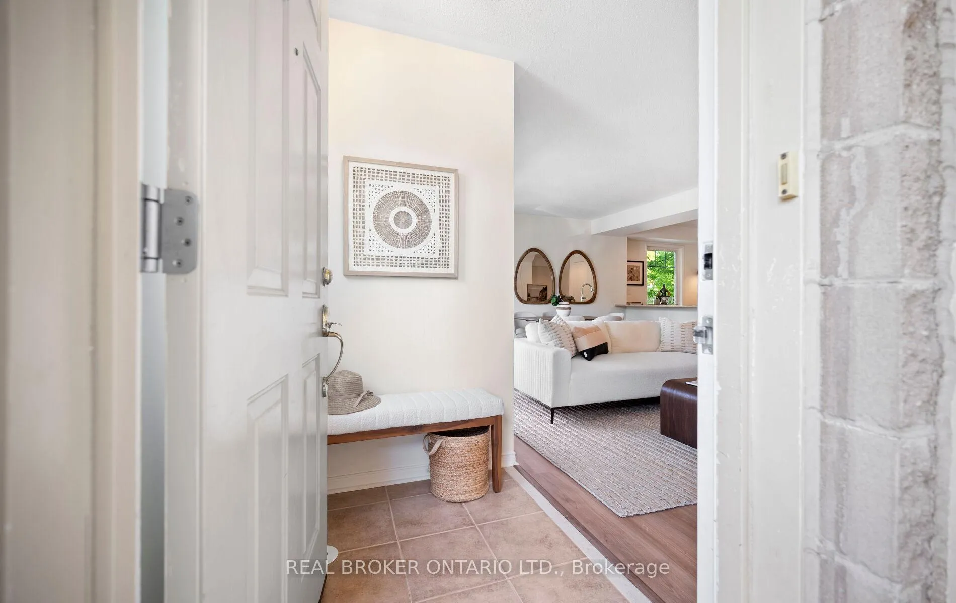 Photo 6 of Unit 50, 5050 Intrepid Drive, Mississauga, Churchill Meadows — HOMEH
