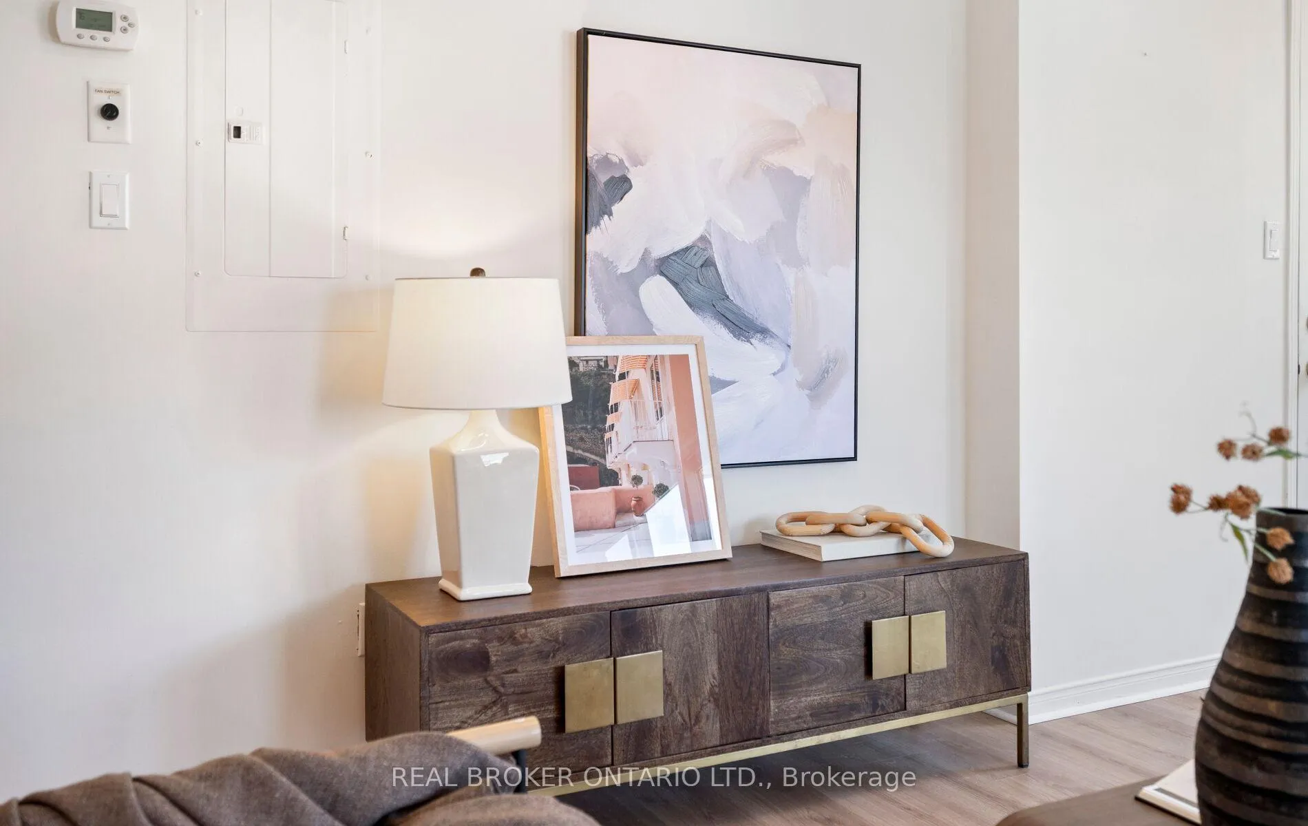 Photo 11 of Unit 50, 5050 Intrepid Drive, Mississauga, Churchill Meadows — HOMEH