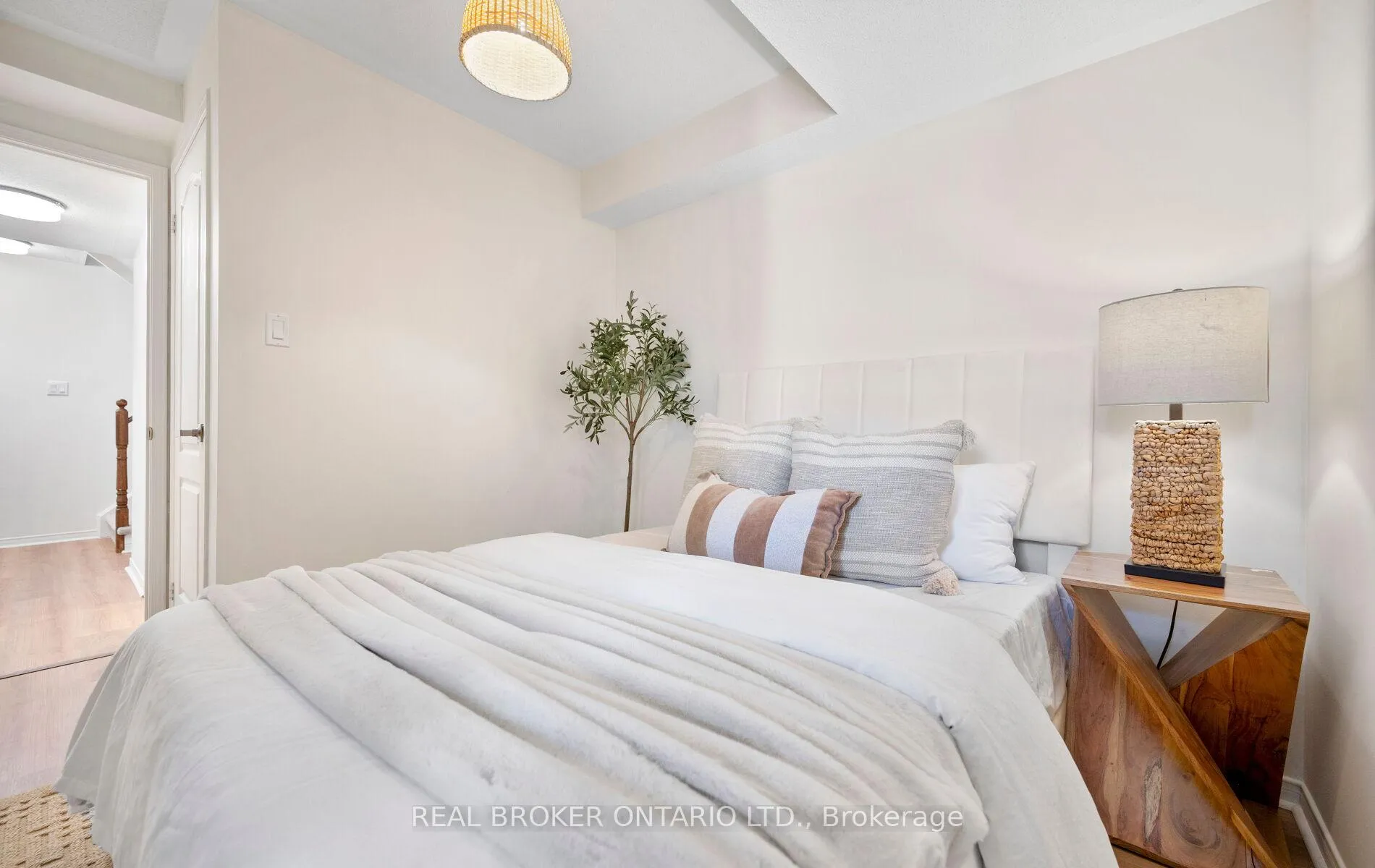 Photo 31 of Unit 50, 5050 Intrepid Drive, Mississauga, Churchill Meadows — HOMEH