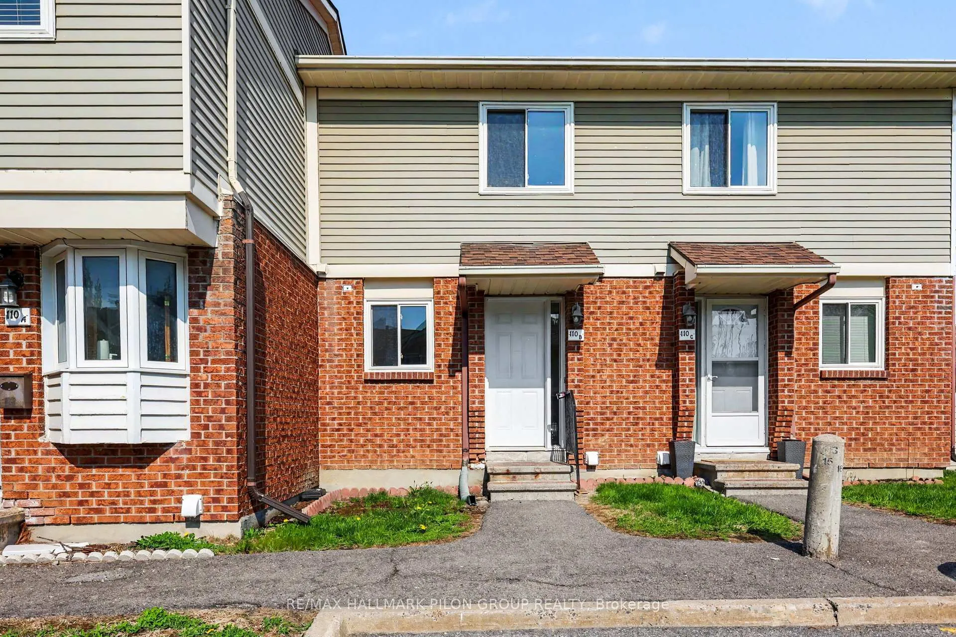 Photo 1 of Unit B, 110 Valley Stream Drive, Ottawa, Leslie Park — HOMEH