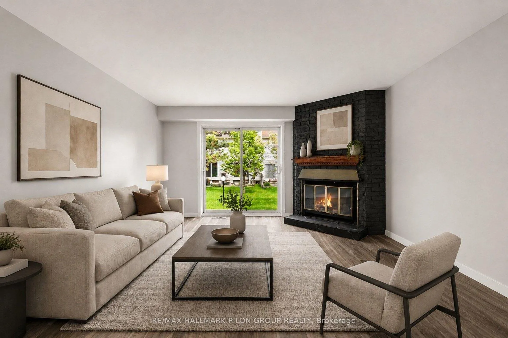 Photo 3 of Unit B, 110 Valley Stream Drive, Ottawa, Leslie Park — HOMEH