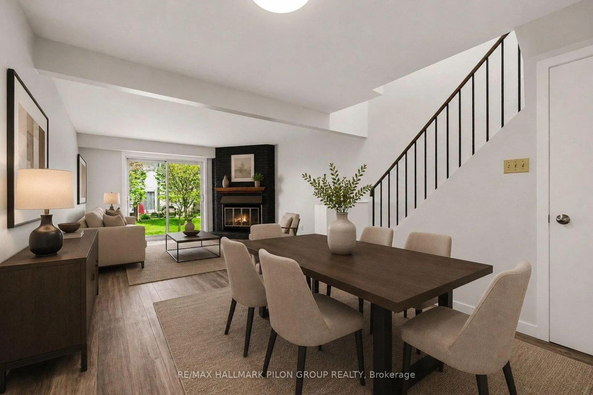 Photo 5 of Unit B, 110 Valley Stream Drive, Ottawa, Leslie Park — HOMEH