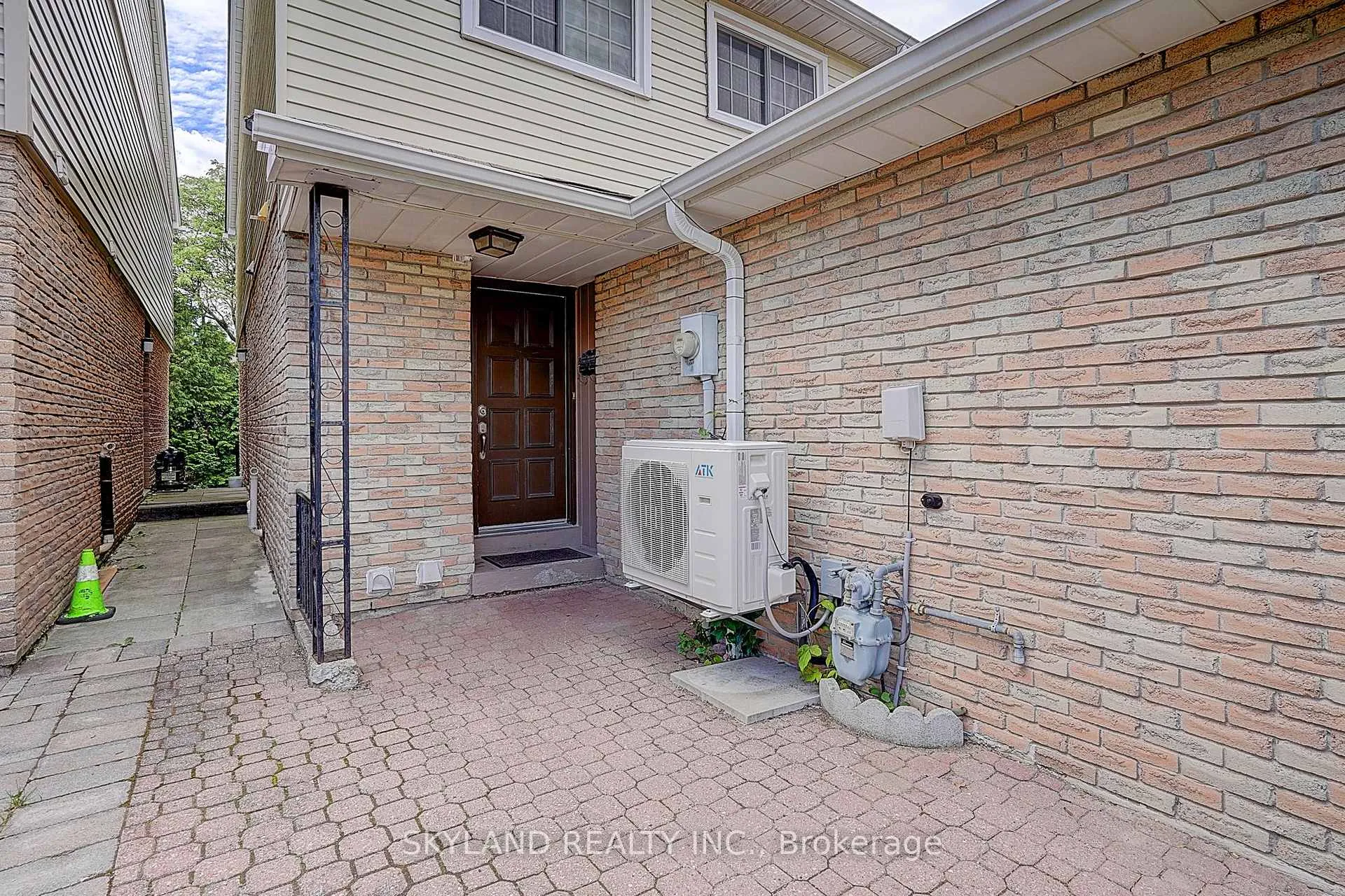 Photo 3 of 46 West Borough Street, Markham, Aileen-Willowbrook — HOMEH