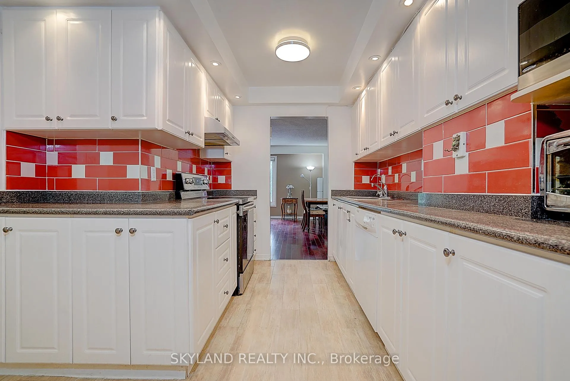 Photo 7 of 46 West Borough Street, Markham, Aileen-Willowbrook — HOMEH