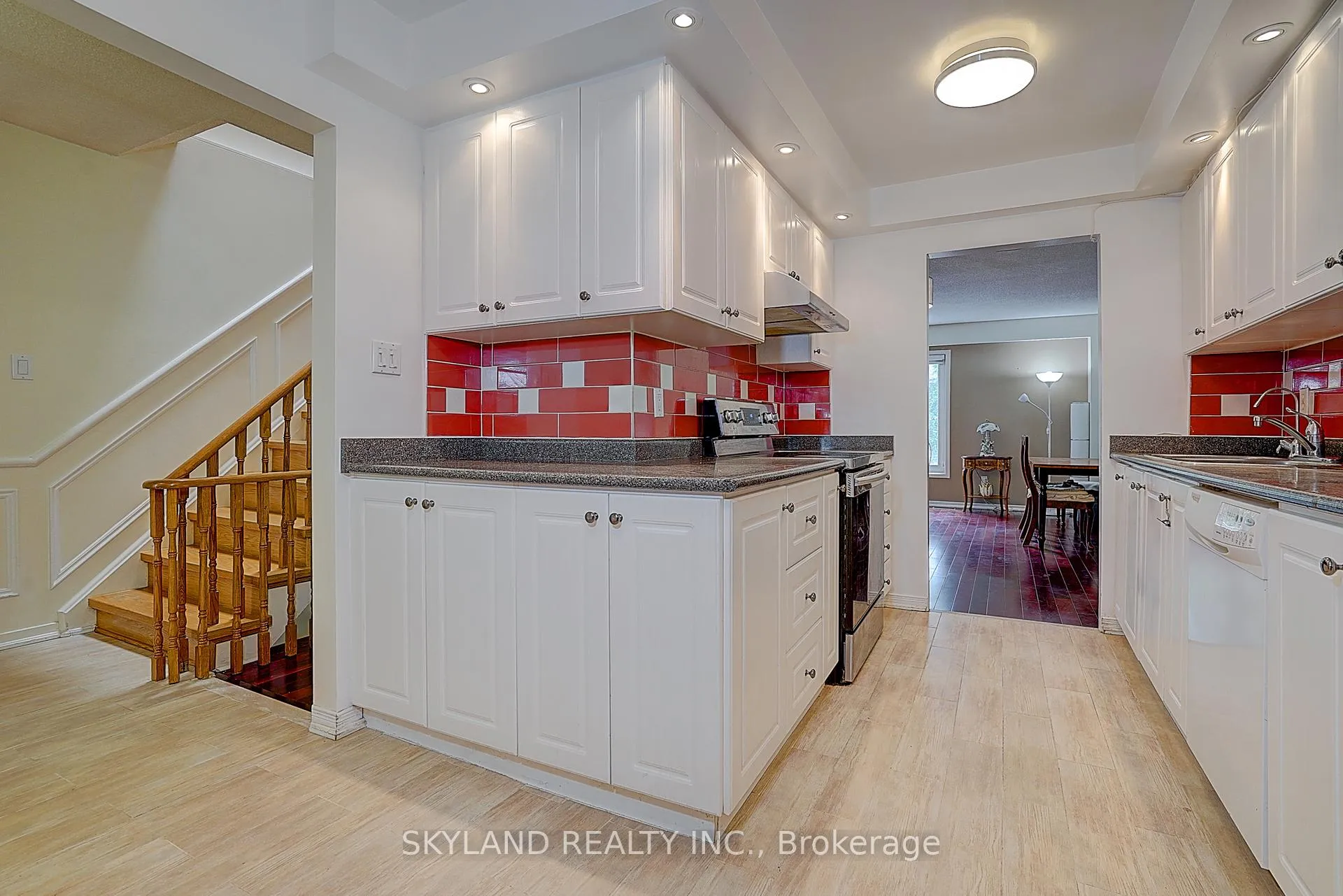 Photo 8 of 46 West Borough Street, Markham, Aileen-Willowbrook — HOMEH