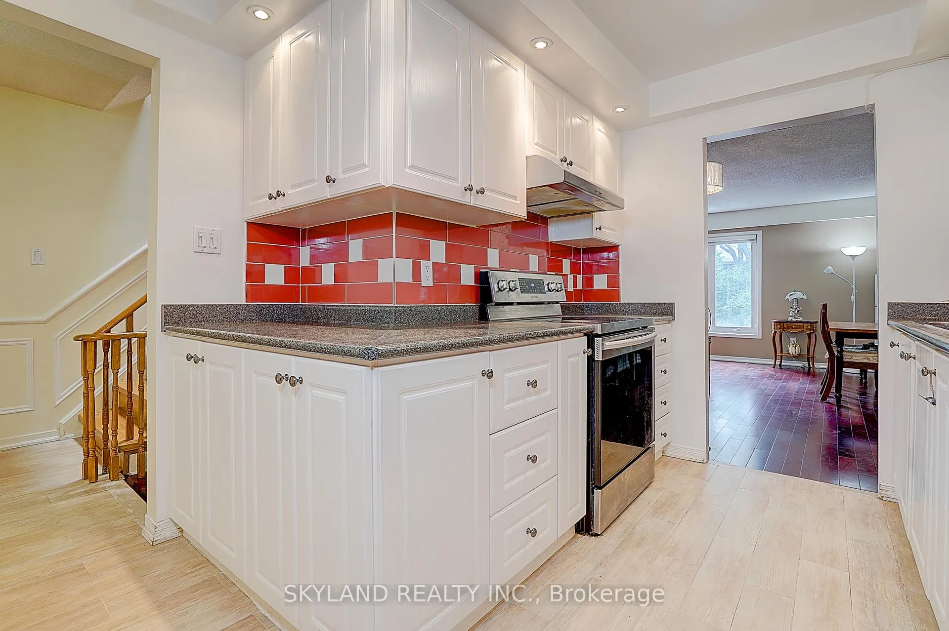 Photo 10 of 46 West Borough Street, Markham, Aileen-Willowbrook — HOMEH