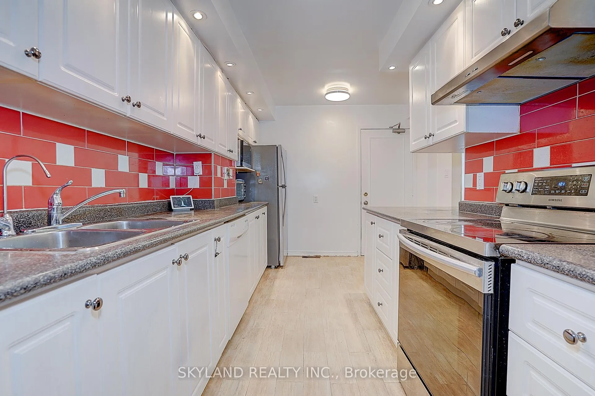 Photo 11 of 46 West Borough Street, Markham, Aileen-Willowbrook — HOMEH