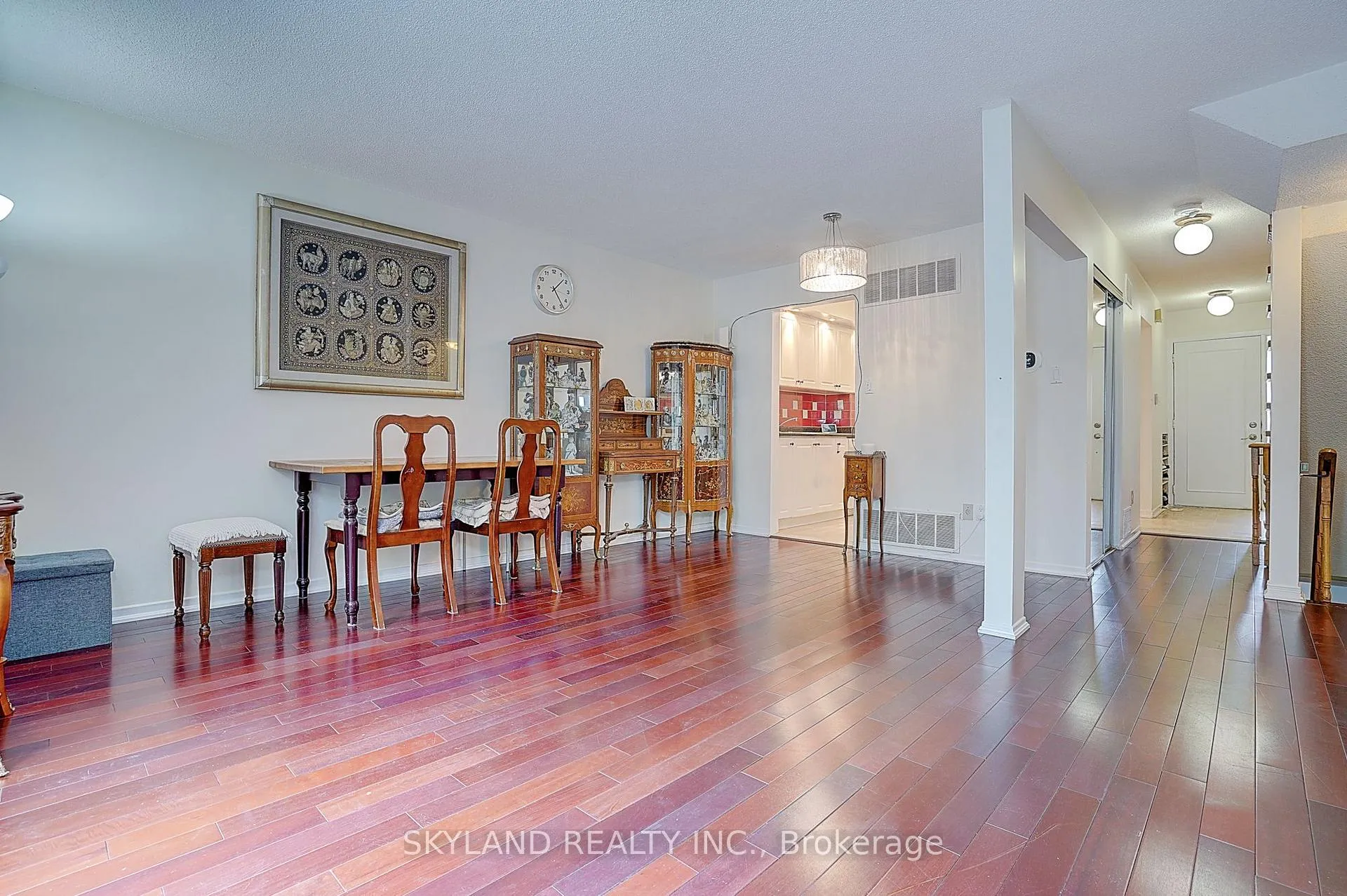 Photo 12 of 46 West Borough Street, Markham, Aileen-Willowbrook — HOMEH