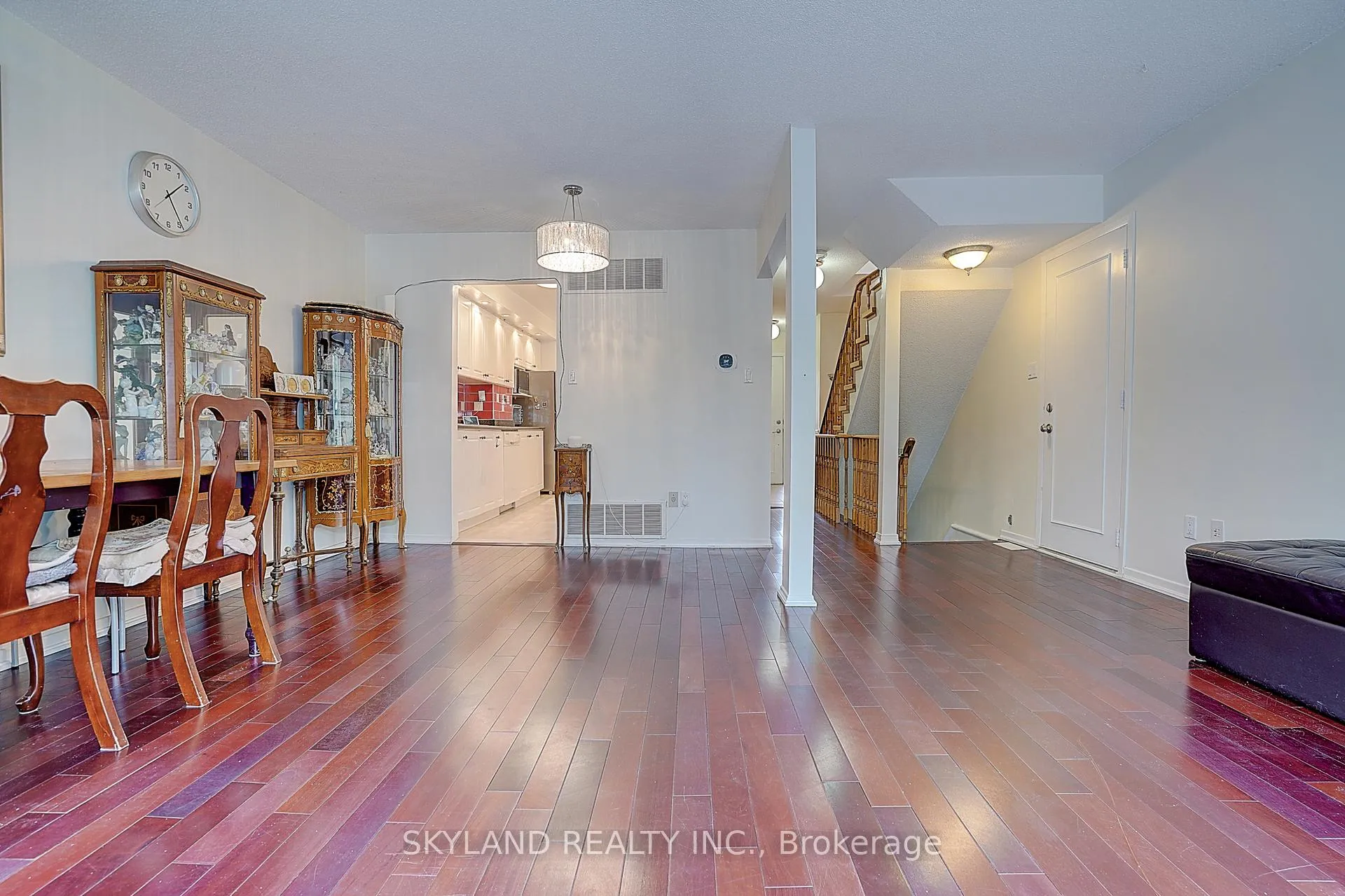 Photo 13 of 46 West Borough Street, Markham, Aileen-Willowbrook — HOMEH