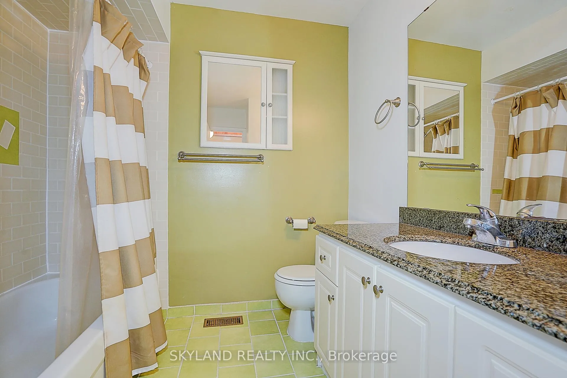 Photo 23 of 46 West Borough Street, Markham, Aileen-Willowbrook — HOMEH