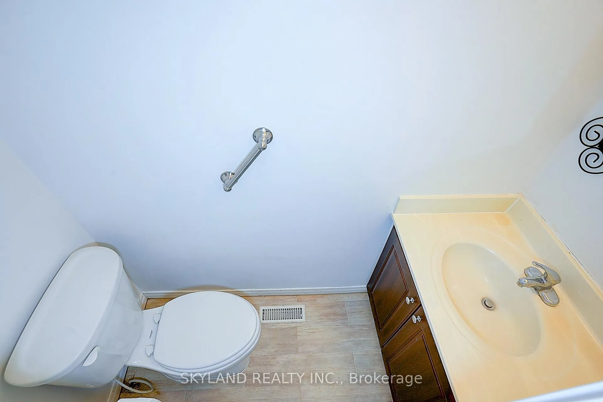 Photo 24 of 46 West Borough Street, Markham, Aileen-Willowbrook — HOMEH