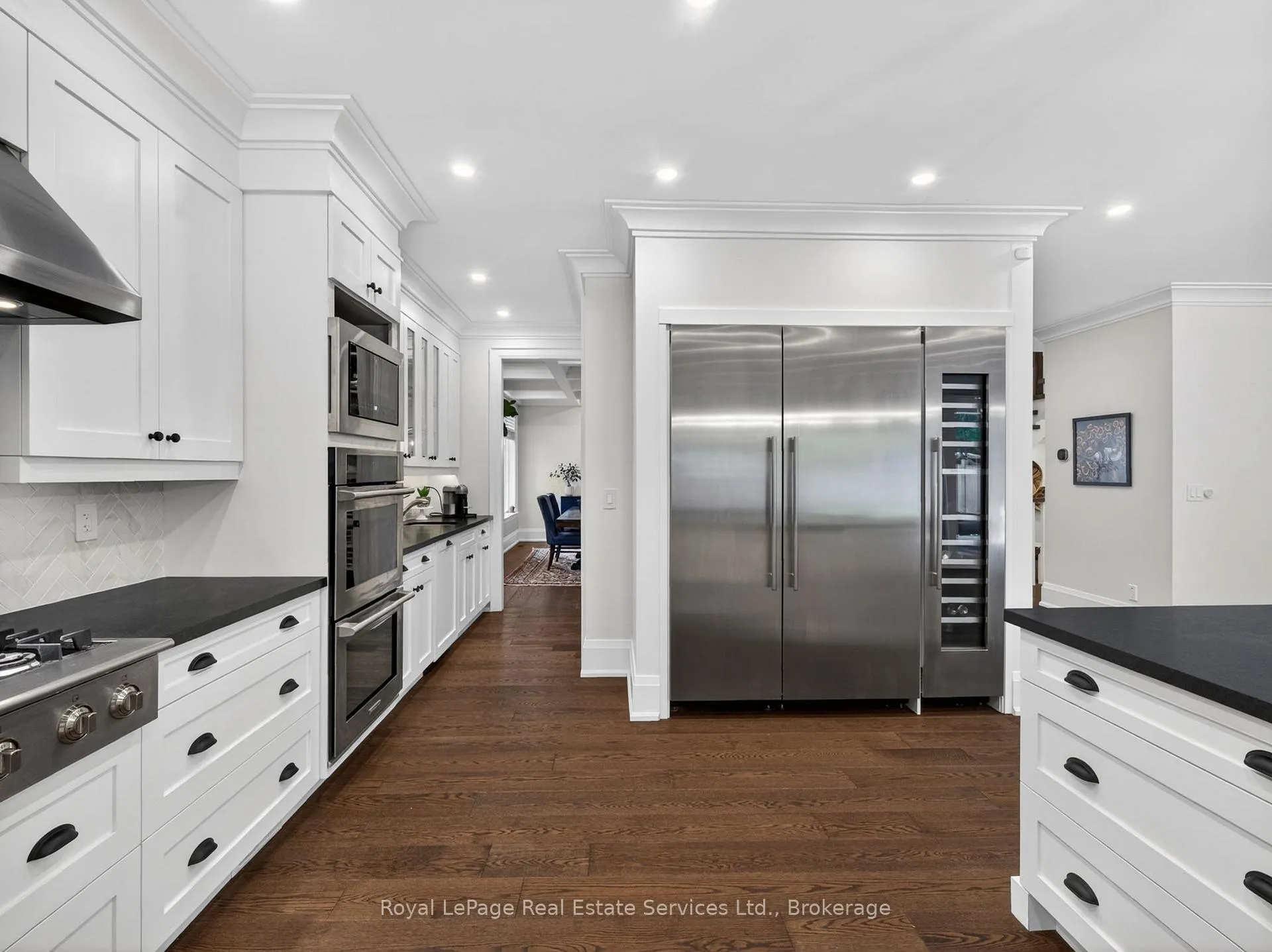 Photo 8 of 47 Park Avenue E, Burlington, LaSalle — HOMEH