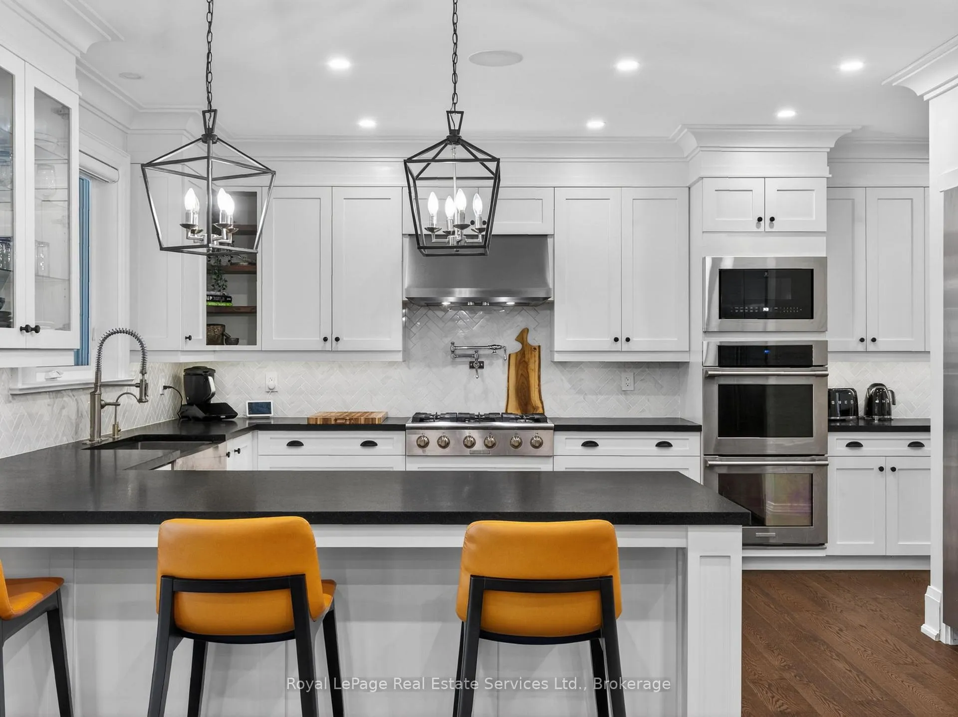 Photo 9 of 47 Park Avenue E, Burlington, LaSalle — HOMEH