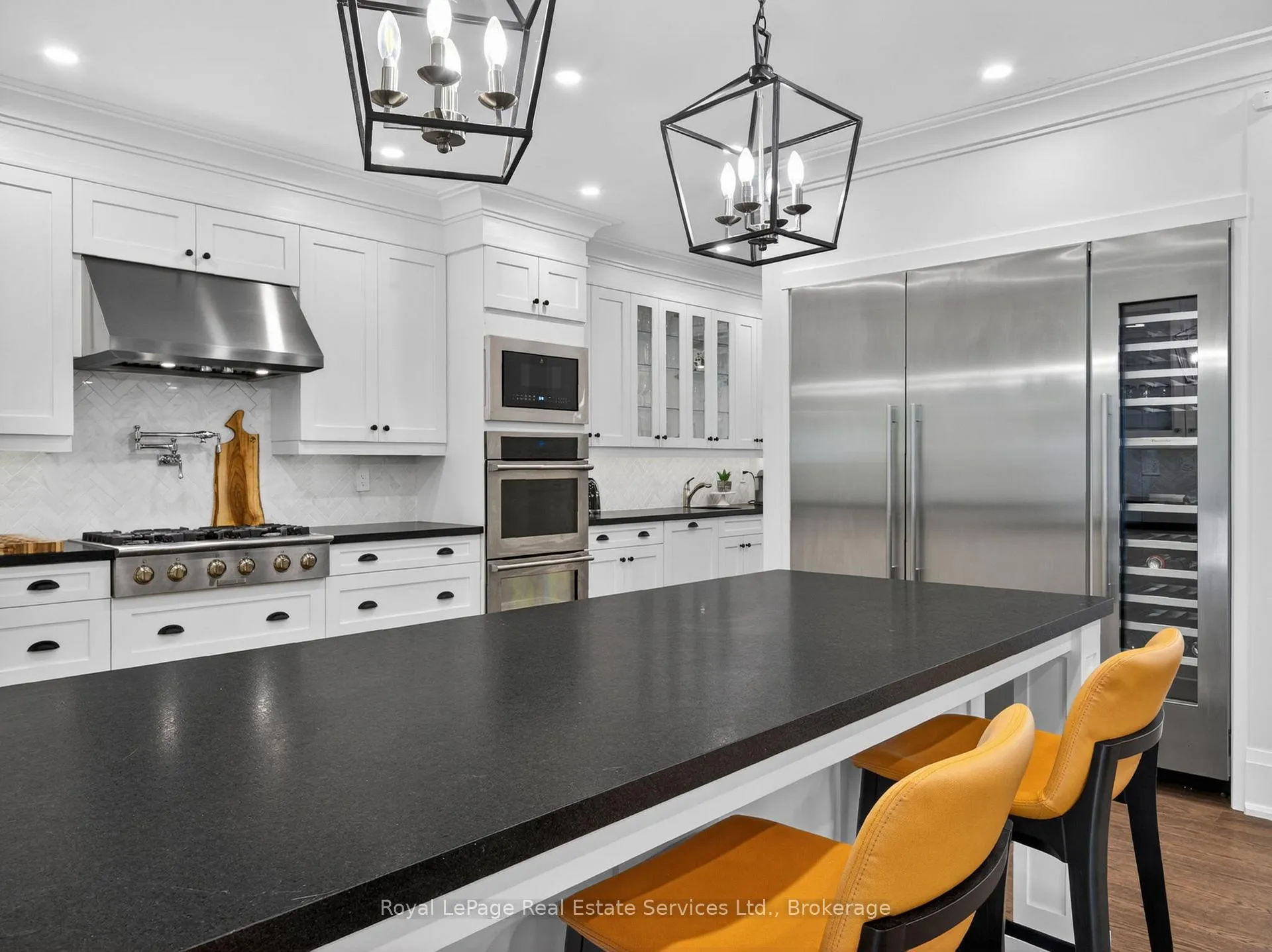 Photo 10 of 47 Park Avenue E, Burlington, LaSalle — HOMEH