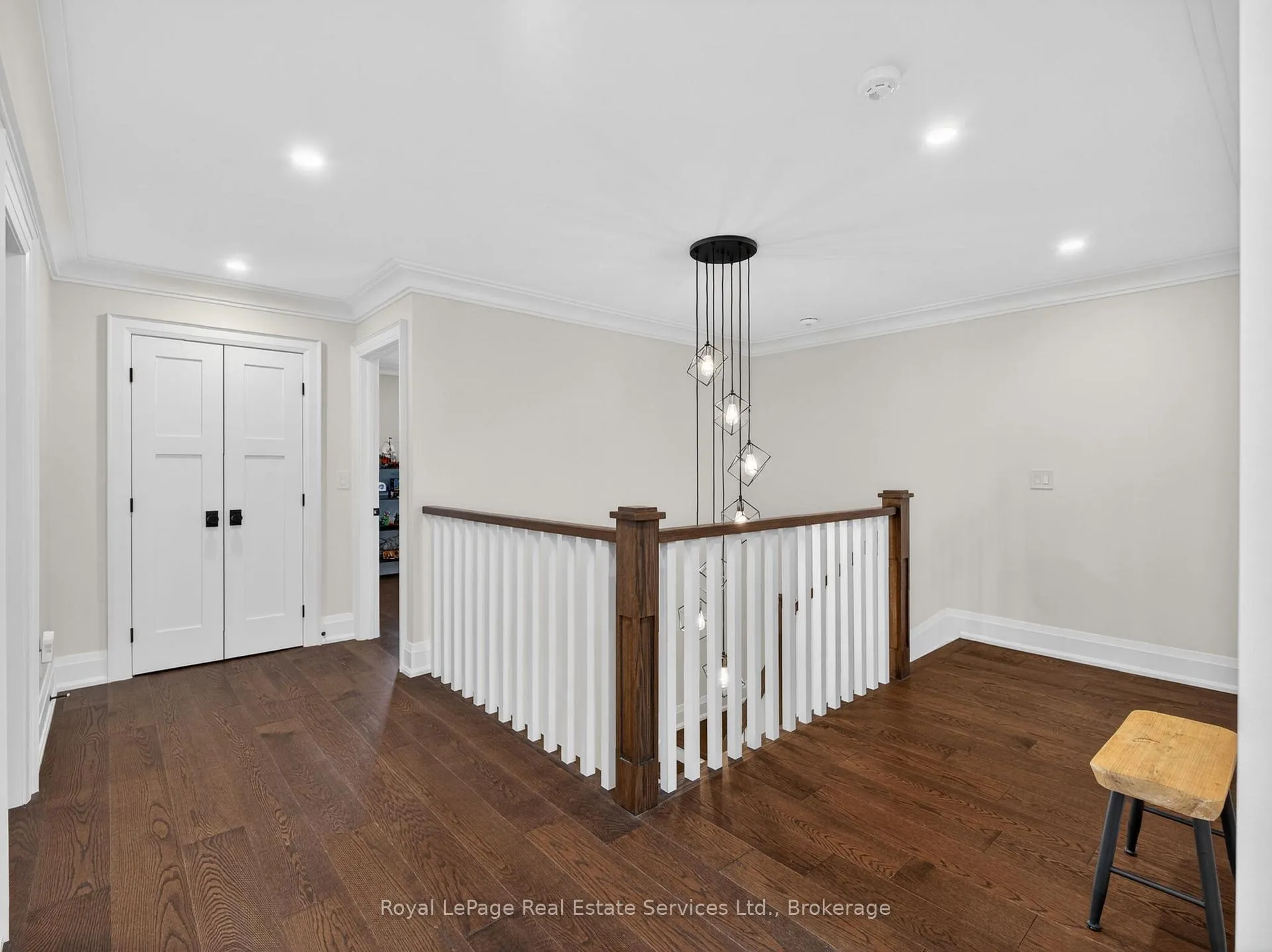Photo 18 of 47 Park Avenue E, Burlington, LaSalle — HOMEH