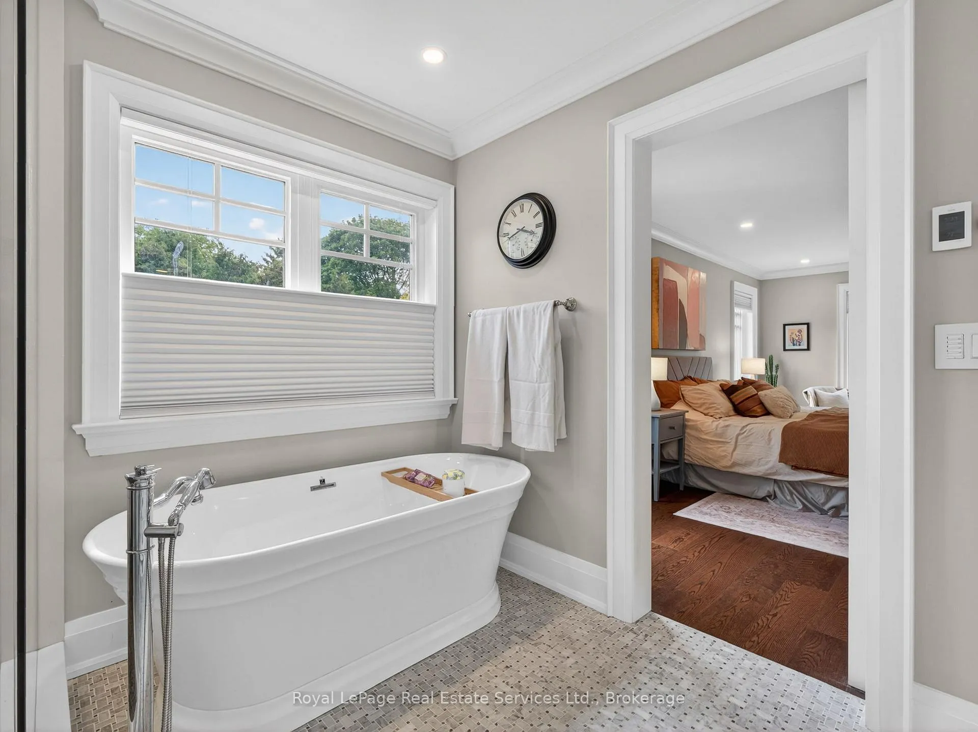 Photo 22 of 47 Park Avenue E, Burlington, LaSalle — HOMEH