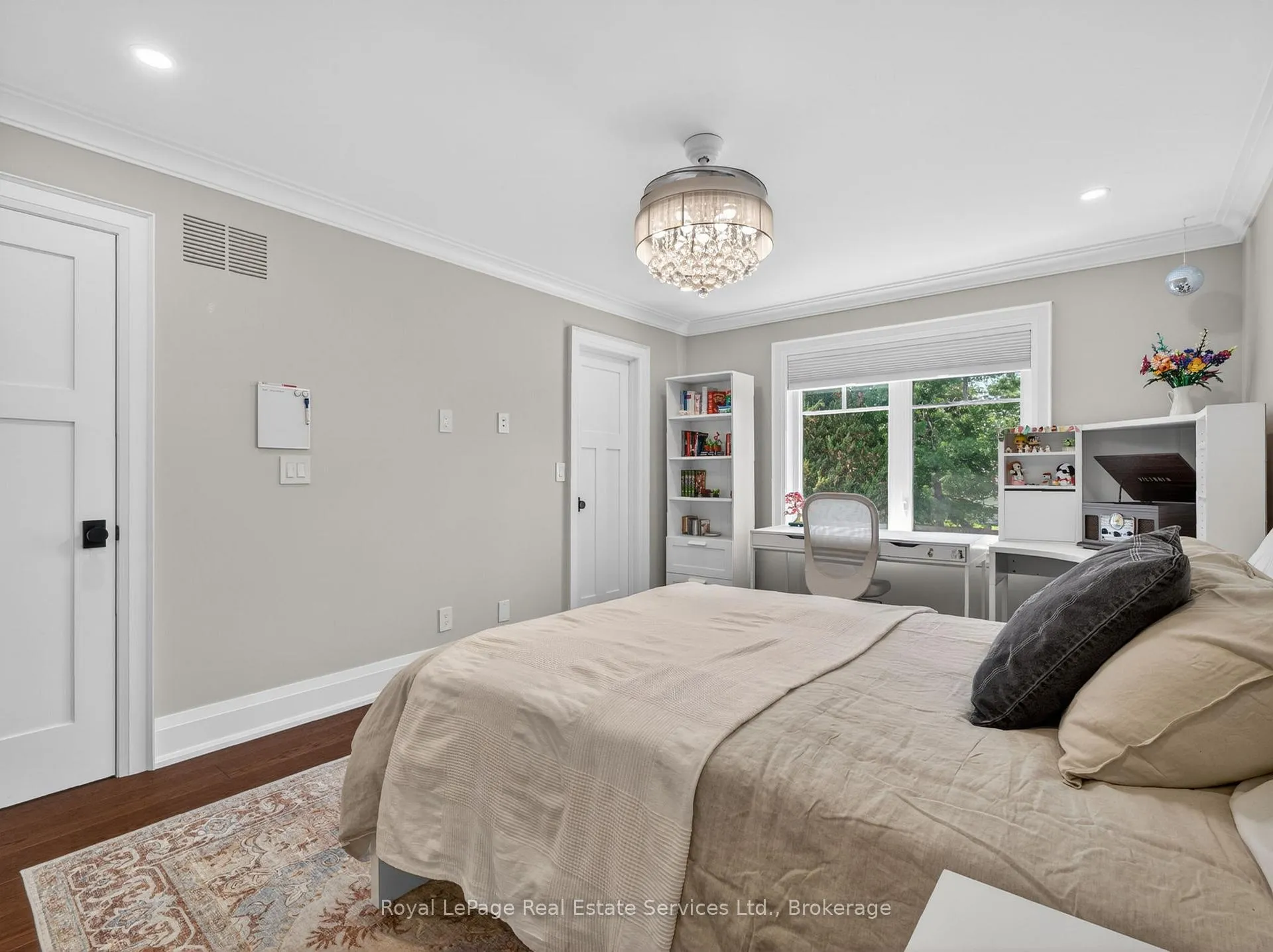 Photo 29 of 47 Park Avenue E, Burlington, LaSalle — HOMEH