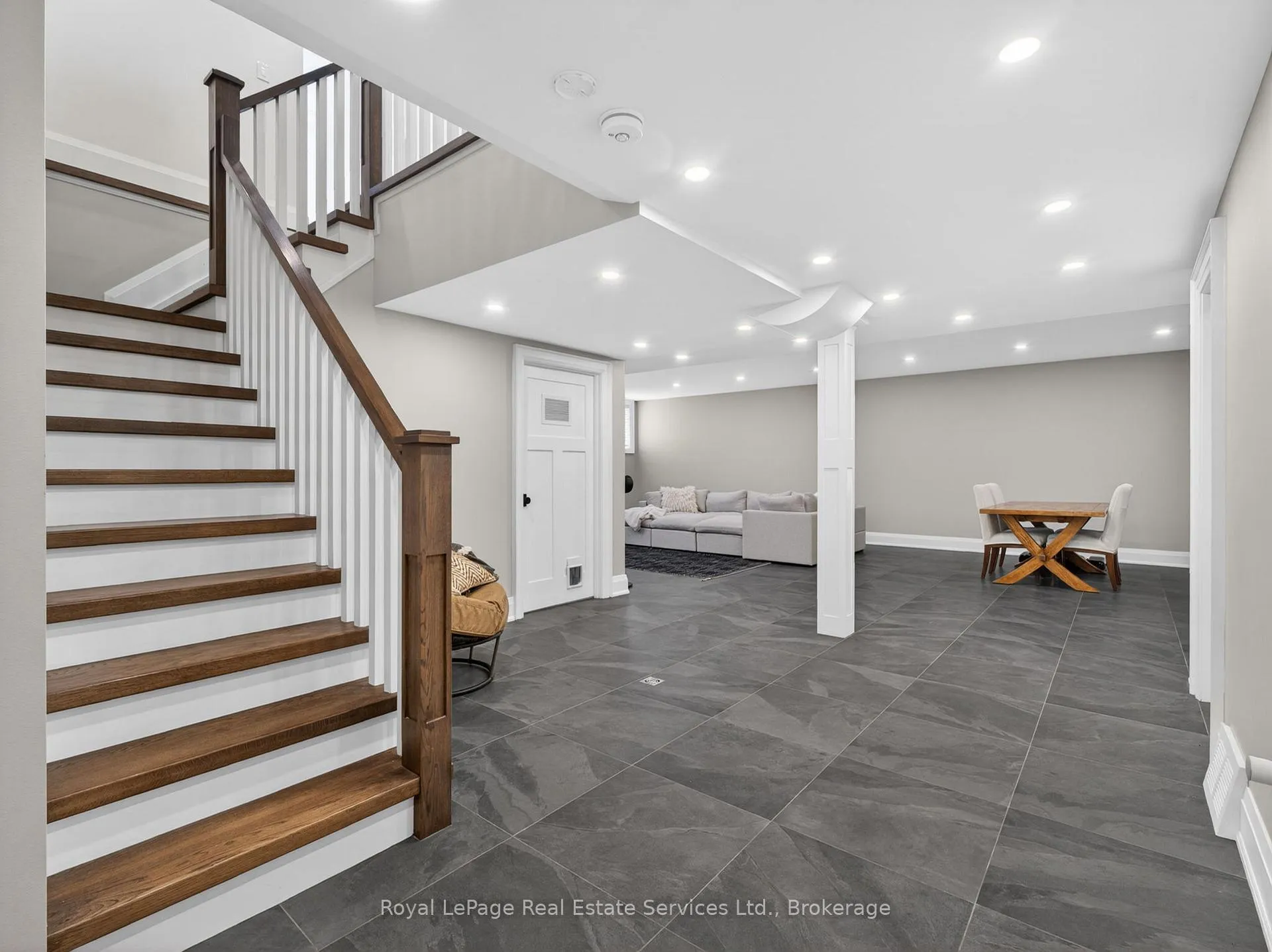 Photo 32 of 47 Park Avenue E, Burlington, LaSalle — HOMEH