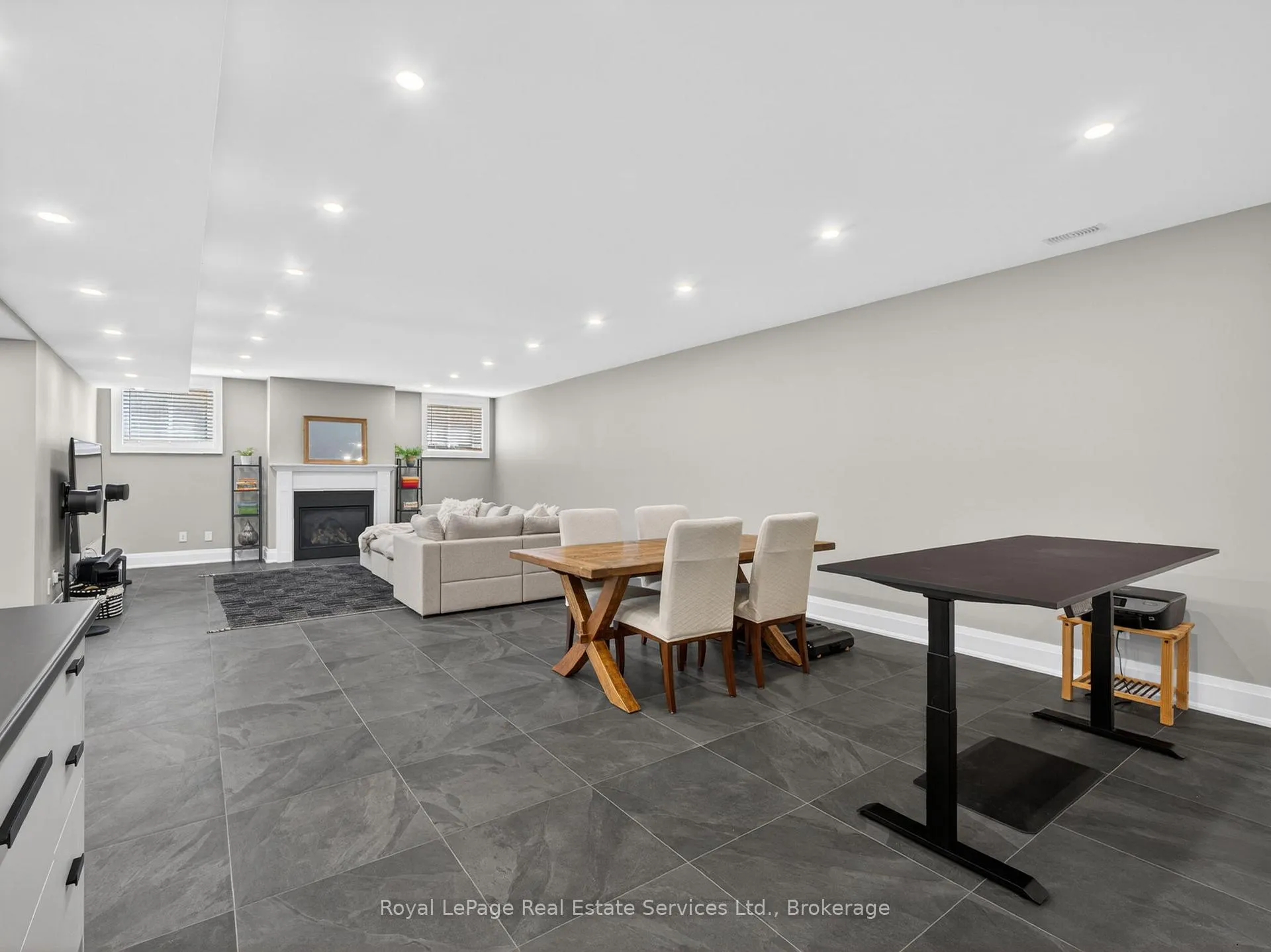 Photo 33 of 47 Park Avenue E, Burlington, LaSalle — HOMEH