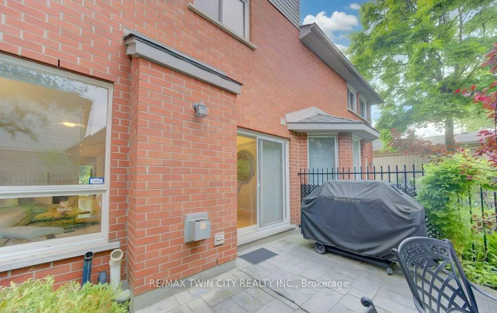 Photo 39 of 69 Troy Street, Kitchener, King East — HOMEH