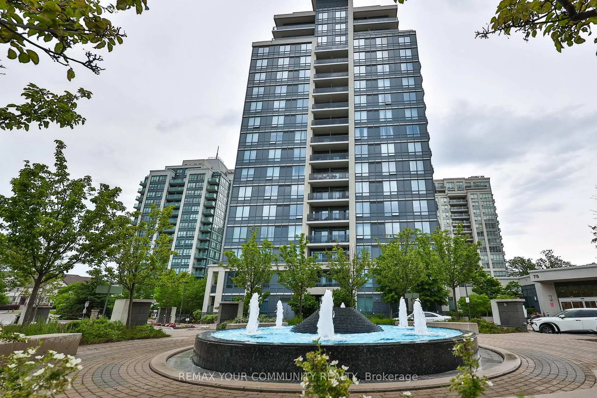 Photo 3 of 75 North Park Road, Vaughan, Beverley Glen — HOMEH