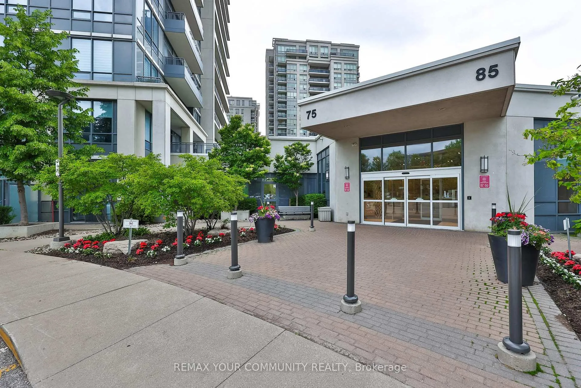 Photo 4 of 75 North Park Road, Vaughan, Beverley Glen — HOMEH