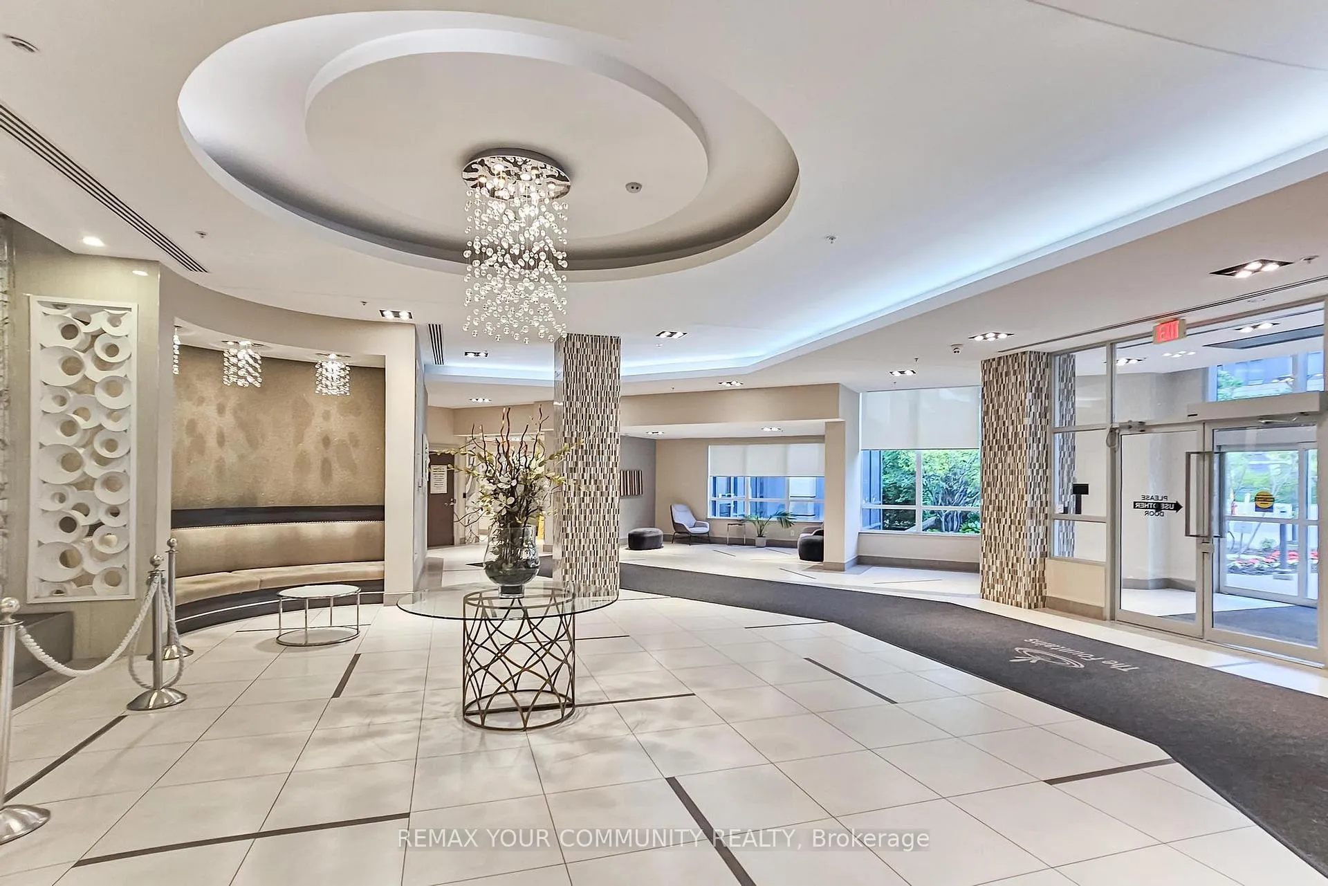Photo 5 of 75 North Park Road, Vaughan, Beverley Glen — HOMEH