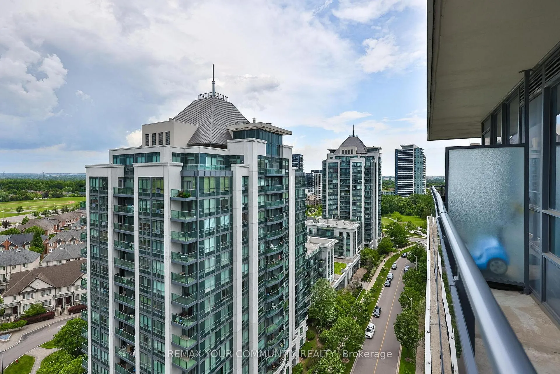 Photo 24 of 75 North Park Road, Vaughan, Beverley Glen — HOMEH