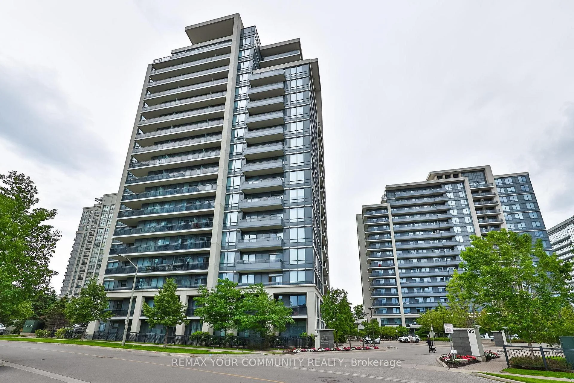 Photo 2 of 75 North Park Road, Vaughan, Beverley Glen — HOMEH