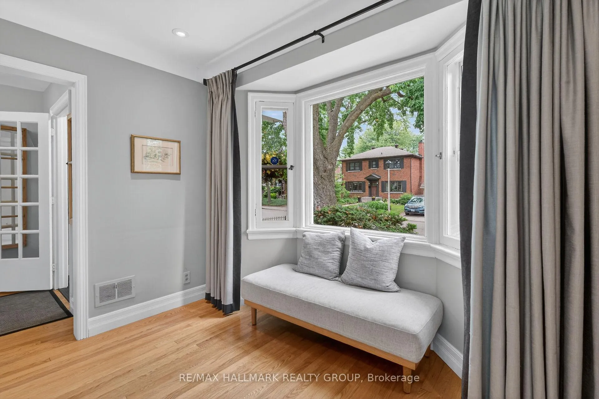 Photo 5 of 90 Southern Drive, Ottawa, Old Ottawa South/Rideau Gardens — HOMEH