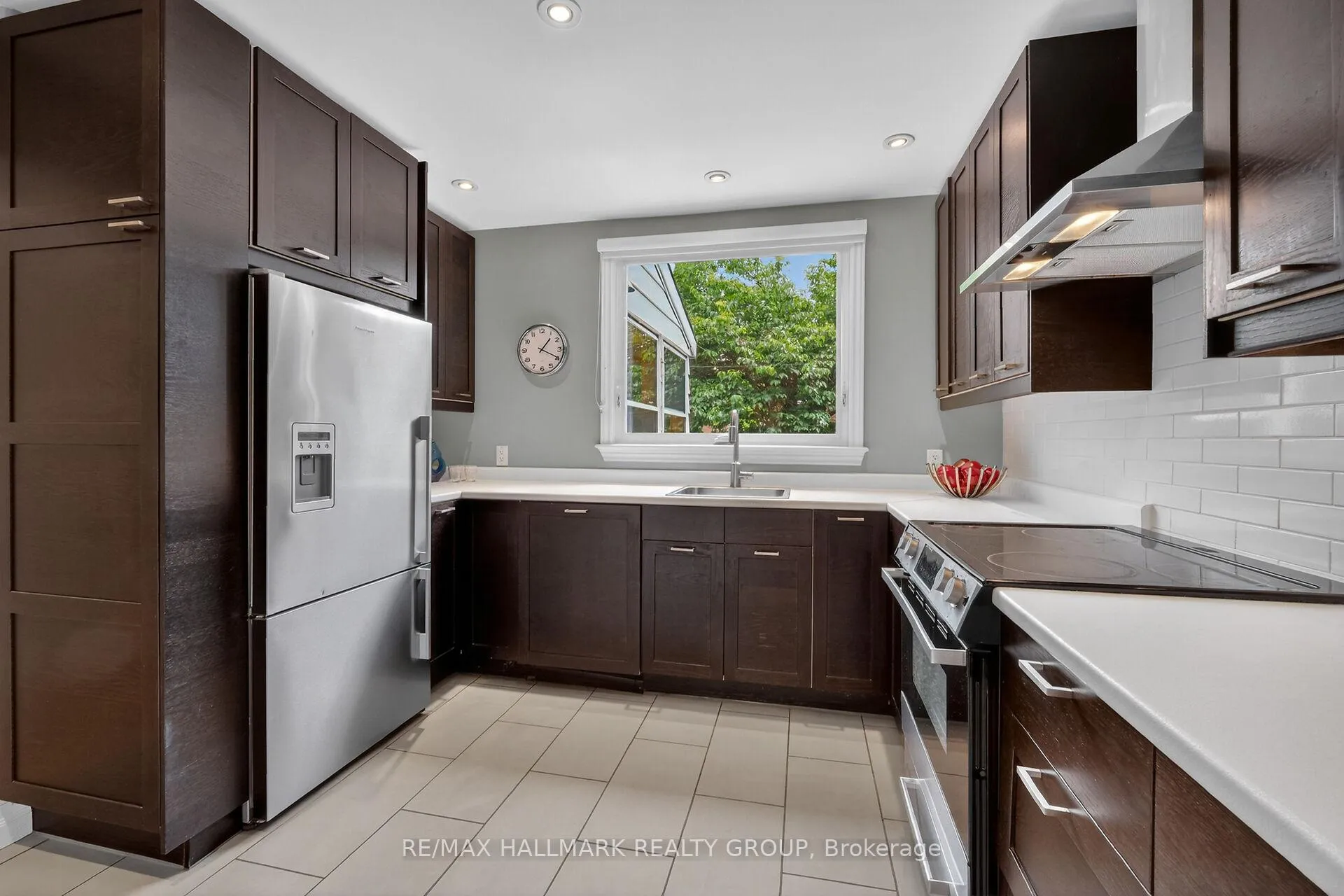 Photo 11 of 90 Southern Drive, Ottawa, Old Ottawa South/Rideau Gardens — HOMEH