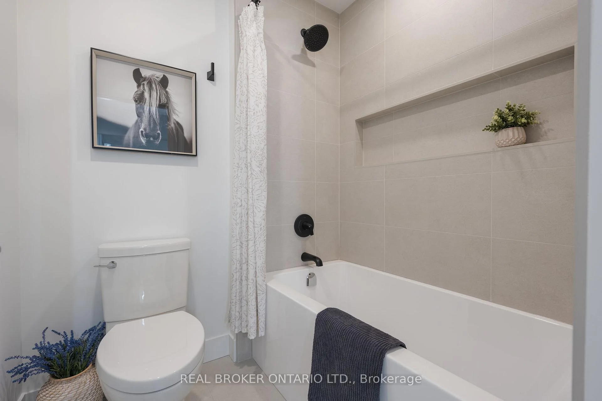 Photo 8 of 12 Macneil Court, Bayham, Port Burwell — HOMEH