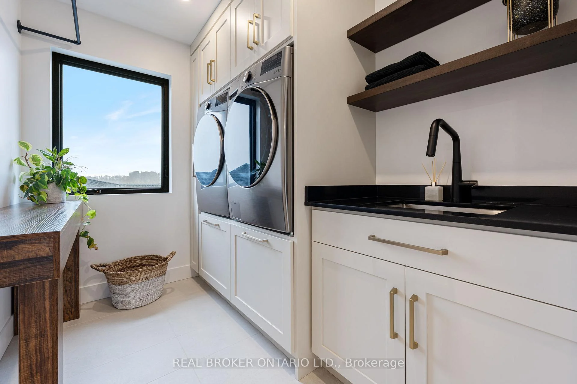 Photo 13 of 12 Macneil Court, Bayham, Port Burwell — HOMEH