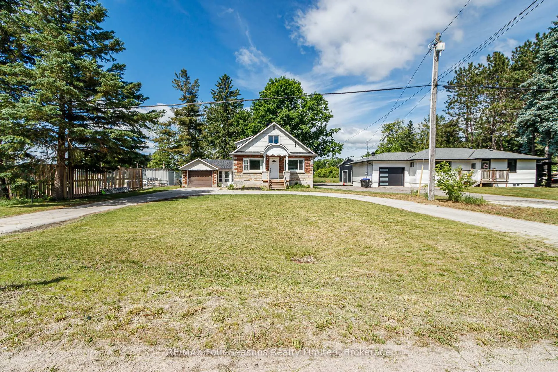 Photo 4 of 7613 26 Highway, Clearview, Stayner — HOMEH
