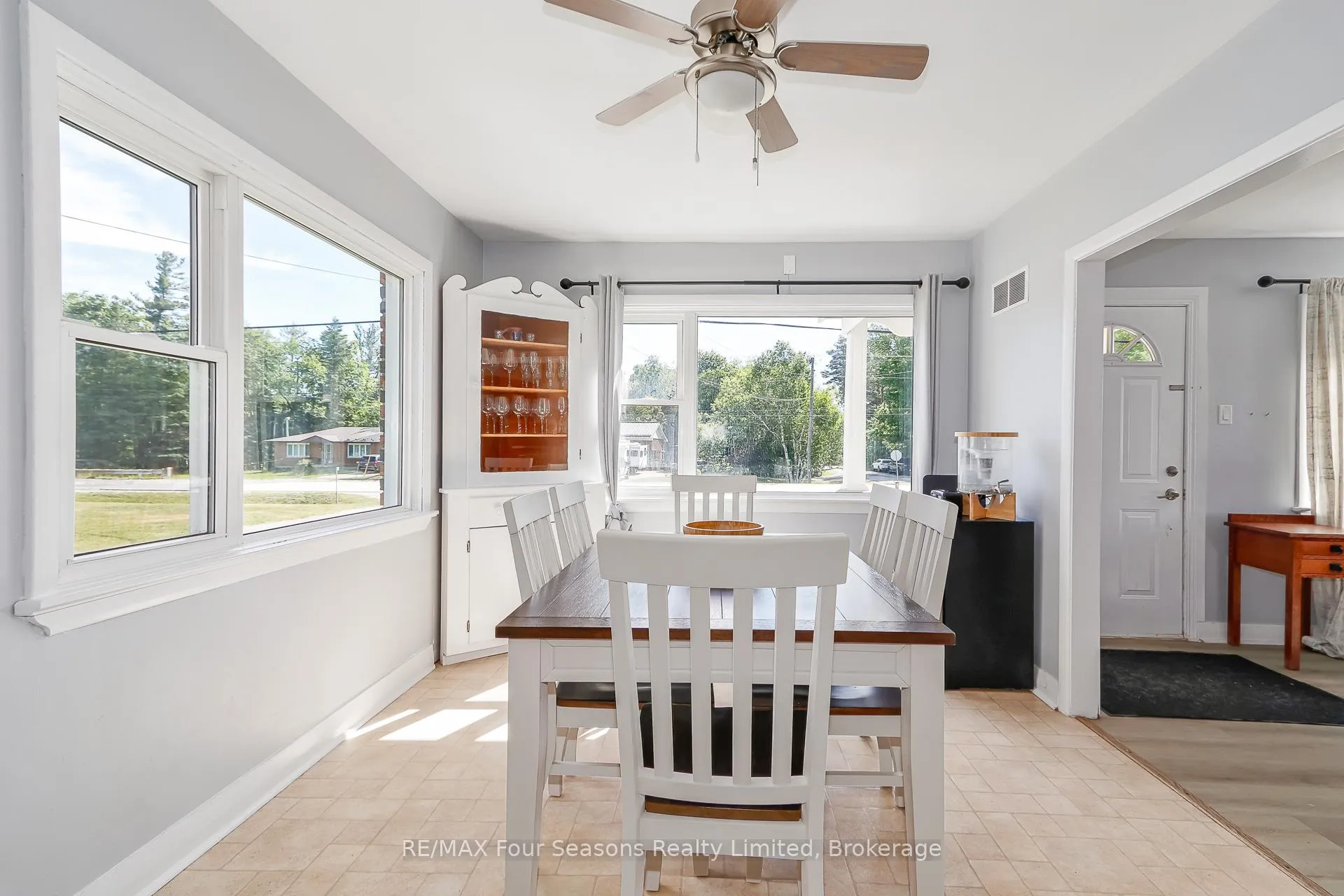 Photo 10 of 7613 26 Highway, Clearview, Stayner — HOMEH