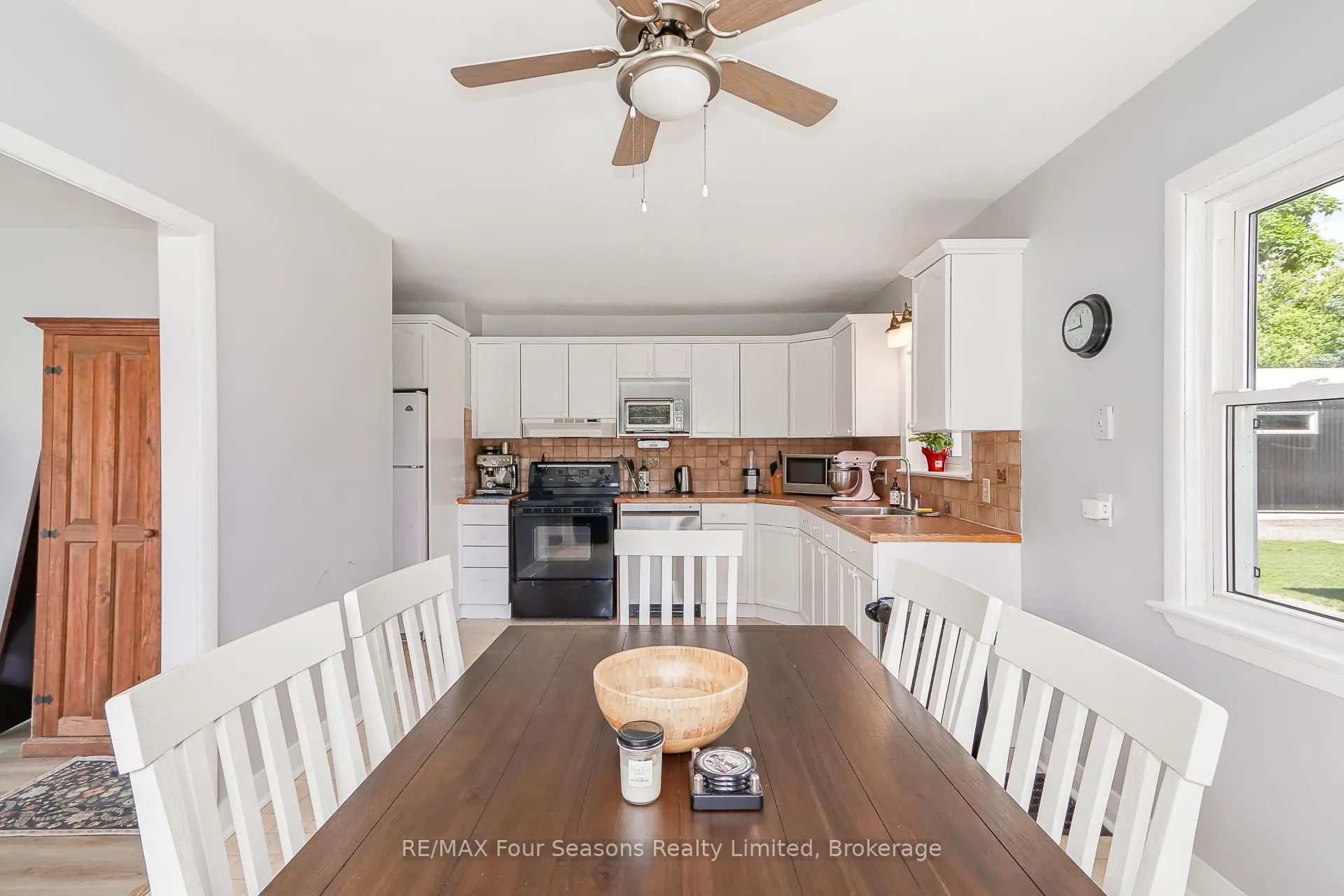 Photo 11 of 7613 26 Highway, Clearview, Stayner — HOMEH