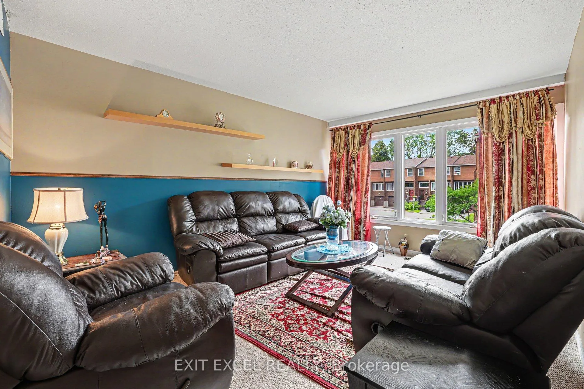 Photo 4 of Unit 47, 2139 Eric Crescent, Ottawa, Pineview — HOMEH