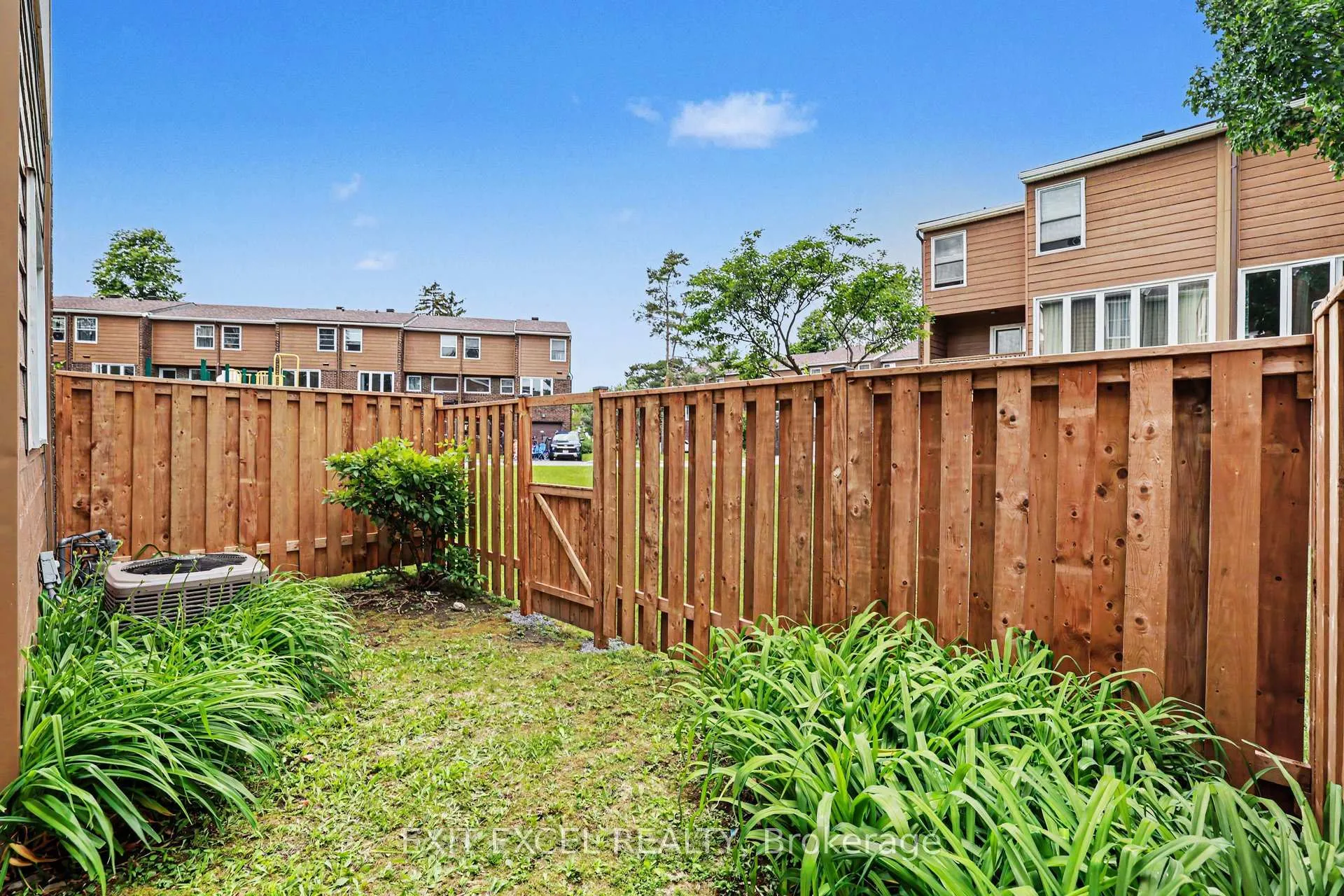 Photo 20 of Unit 47, 2139 Eric Crescent, Ottawa, Pineview — HOMEH
