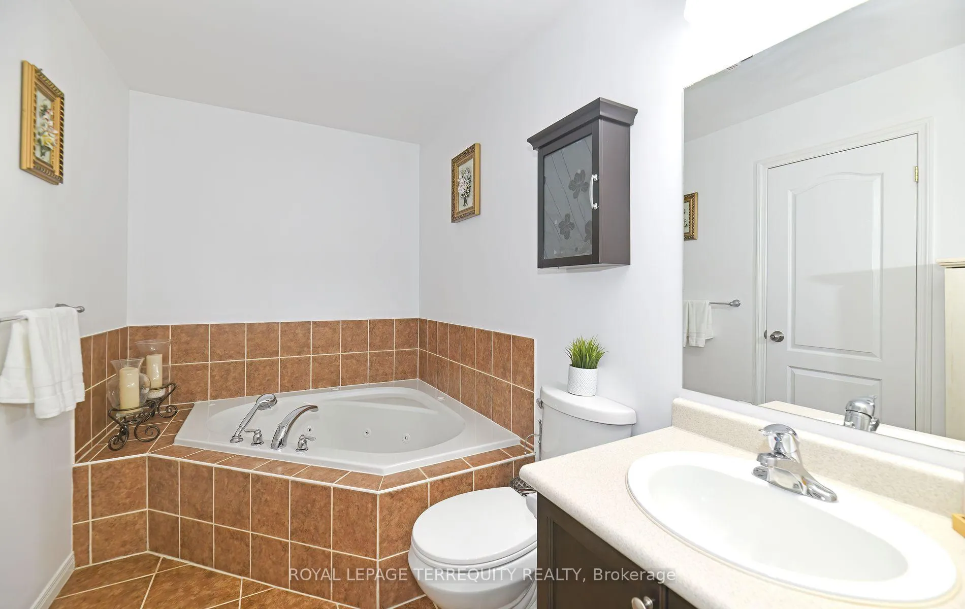 Photo 32 of 591 Luple Avenue, Oshawa, Samac — HOMEH