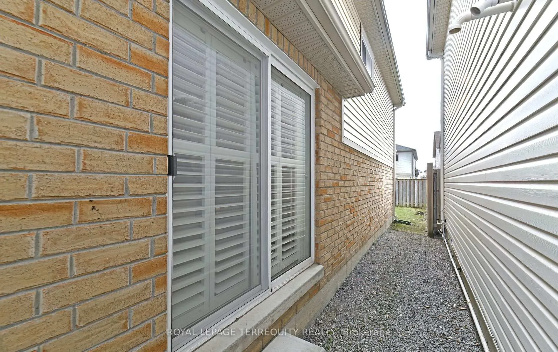 Photo 35 of 591 Luple Avenue, Oshawa, Samac — HOMEH