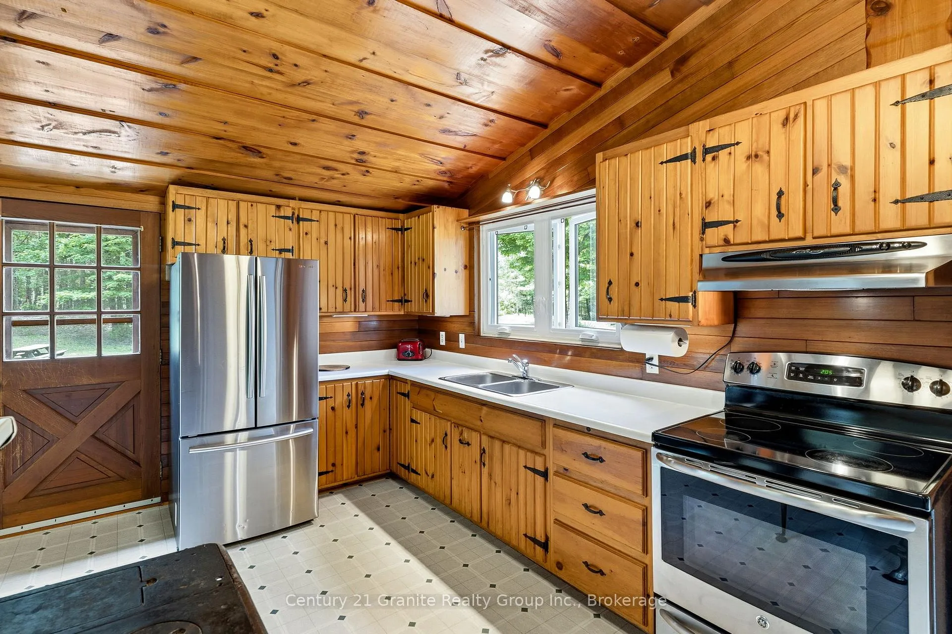 Photo 7 of 1069 Rice Road, Minden Hills, Lutterworth — HOMEH